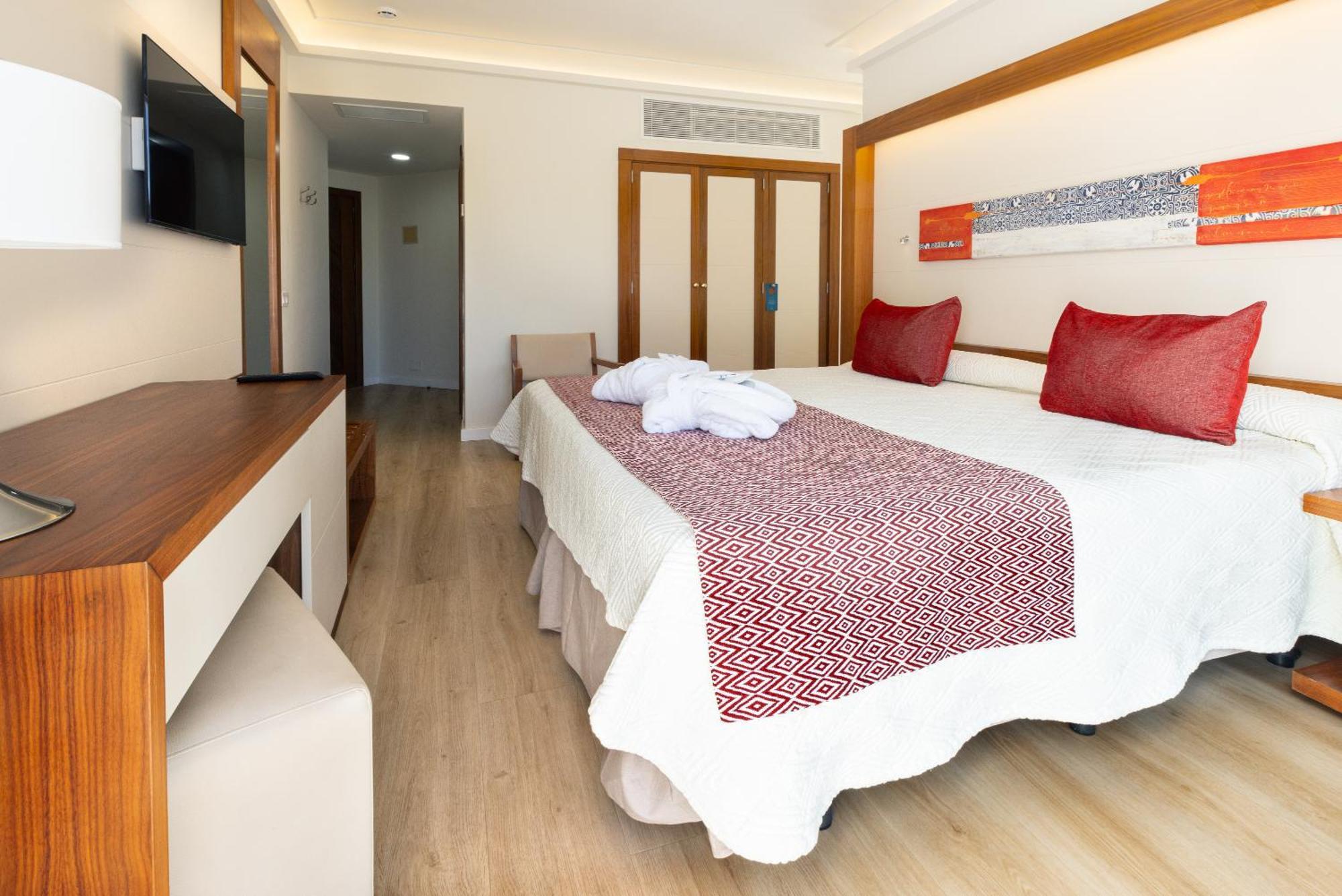 Junior Suite Pool View