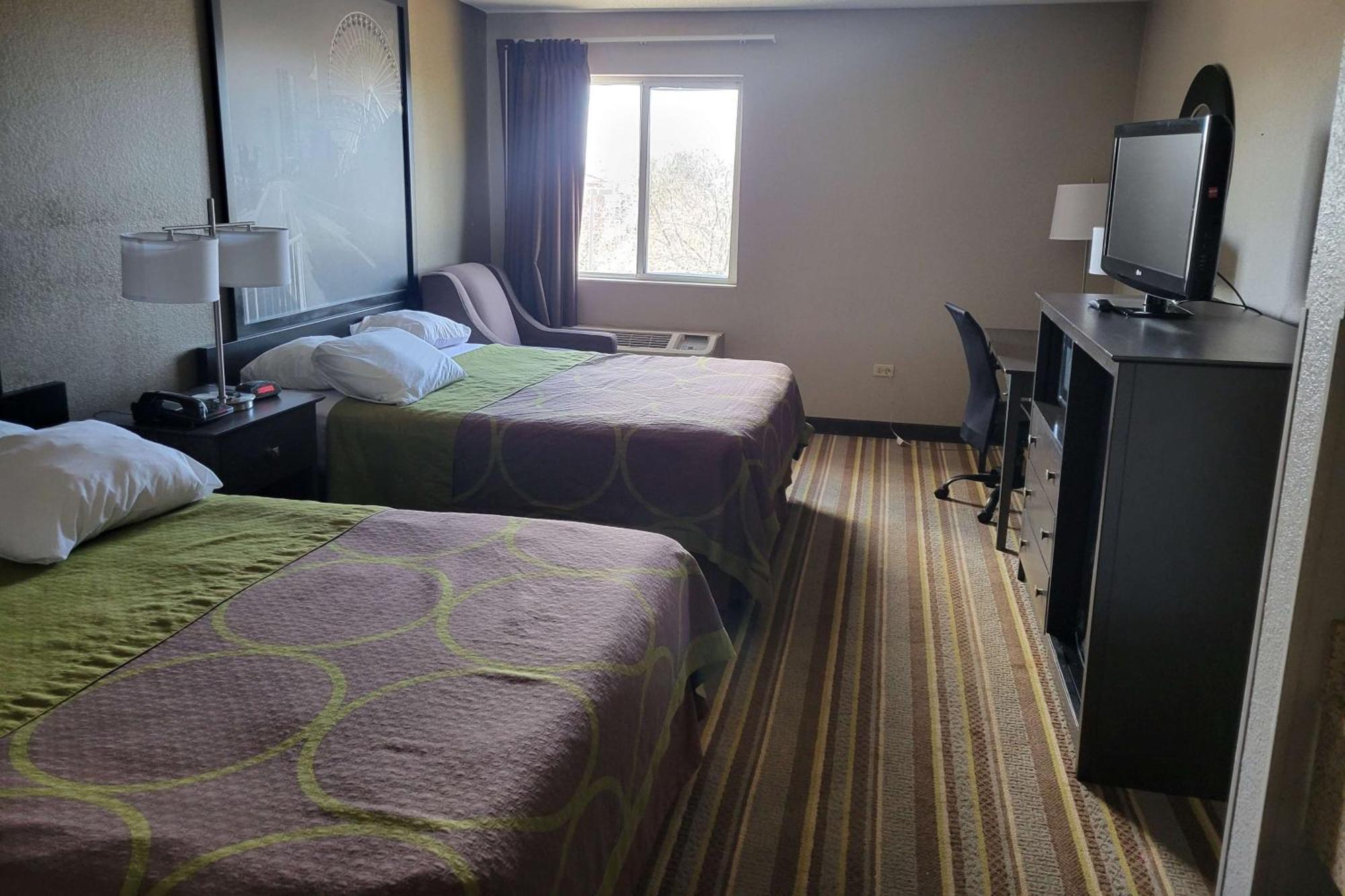 Queen Room Two Queen Beds Non-Smoking