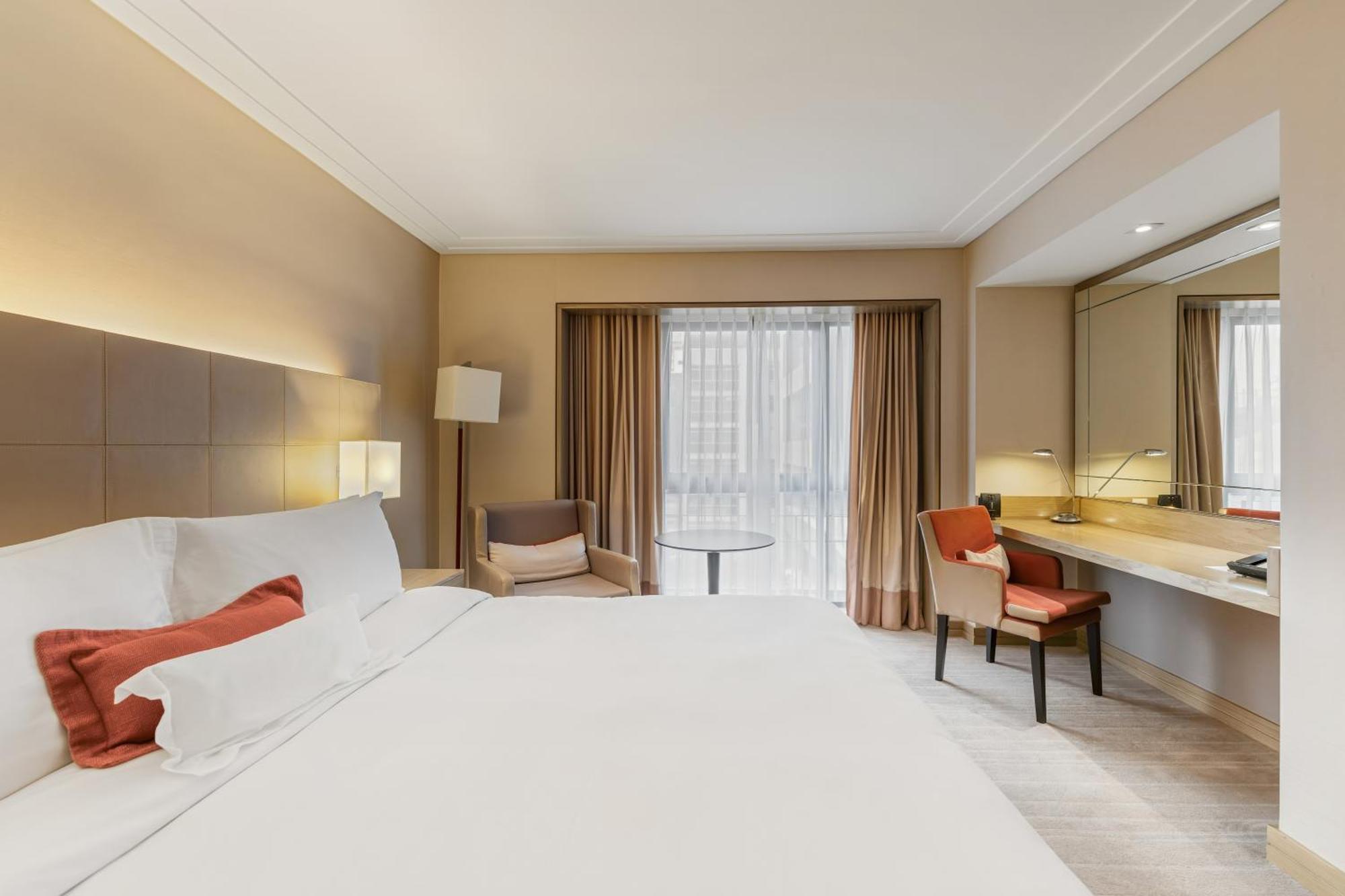Classic King Room Accessible