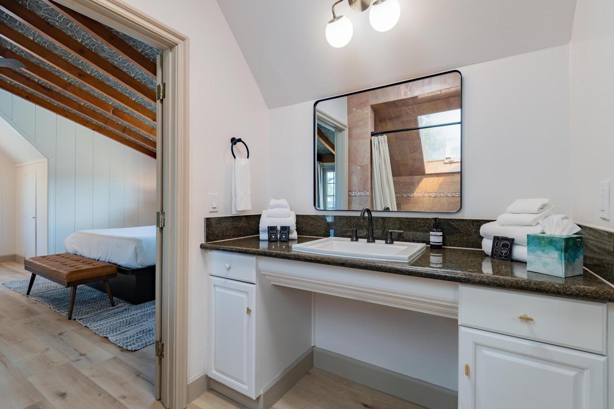 Solstice King Suite