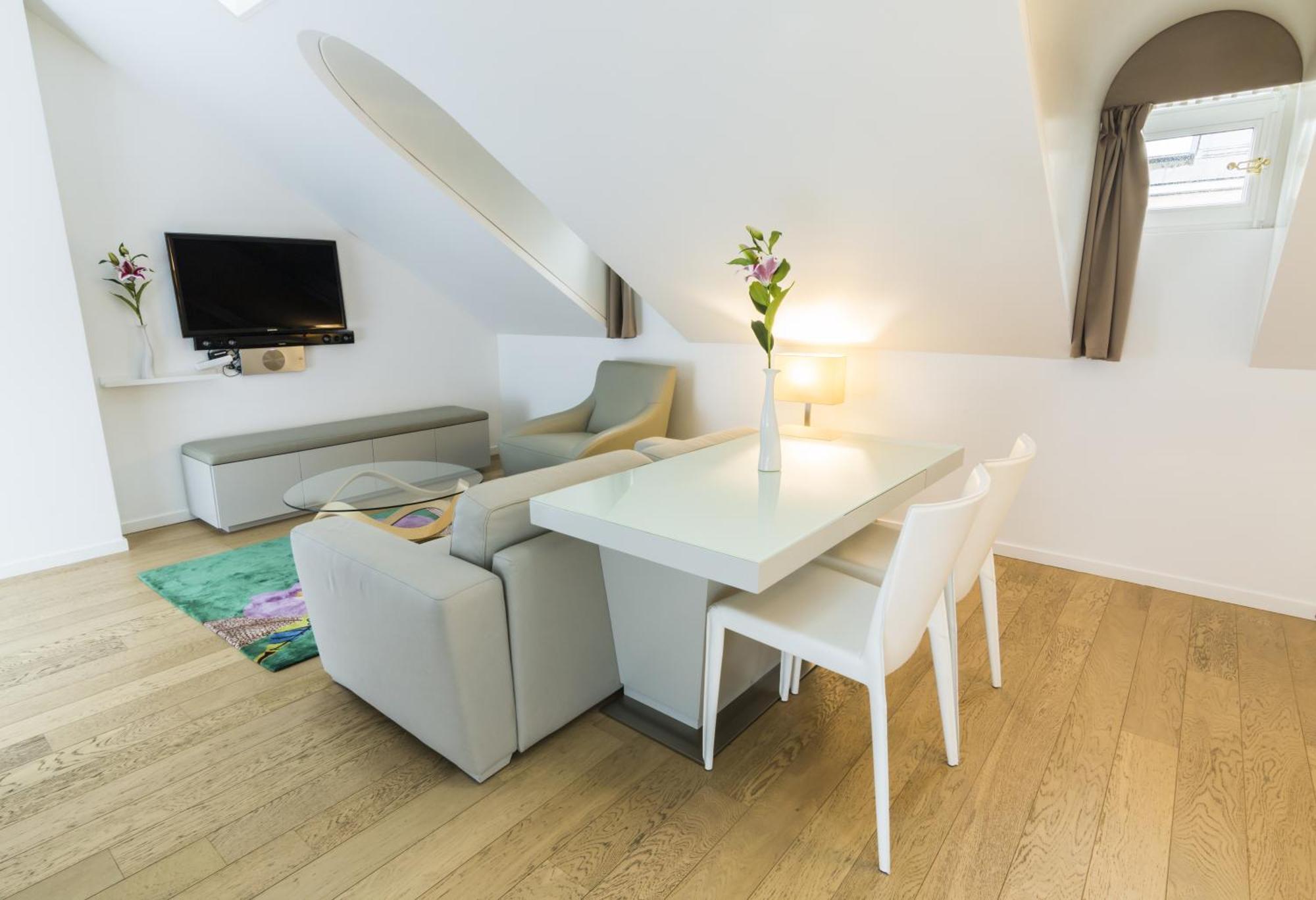 One-Bedroom Apartment,1659472974:JPEG