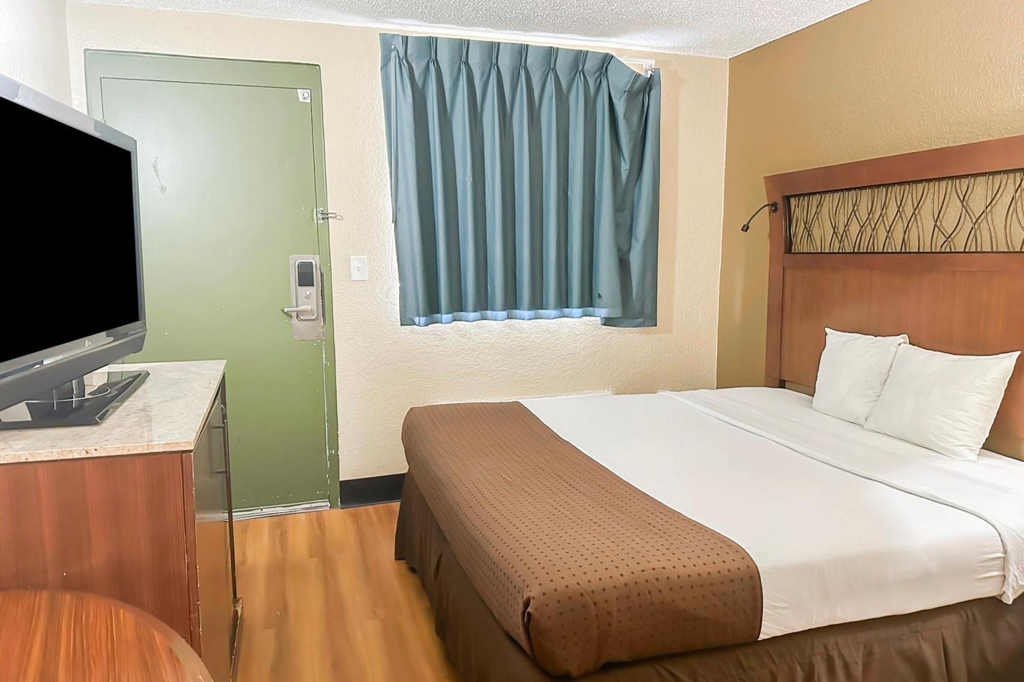 King Bed Accessible