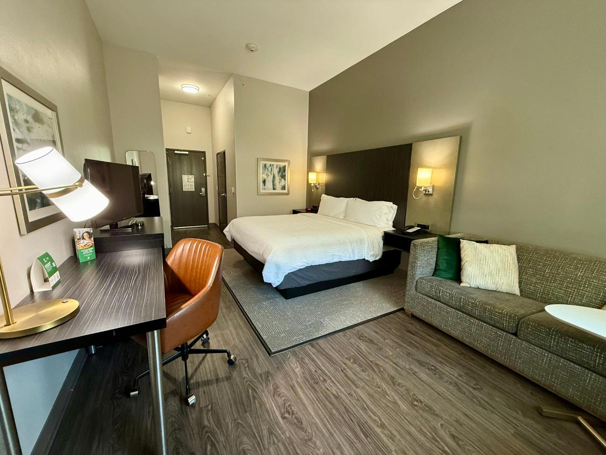 Standard King Room