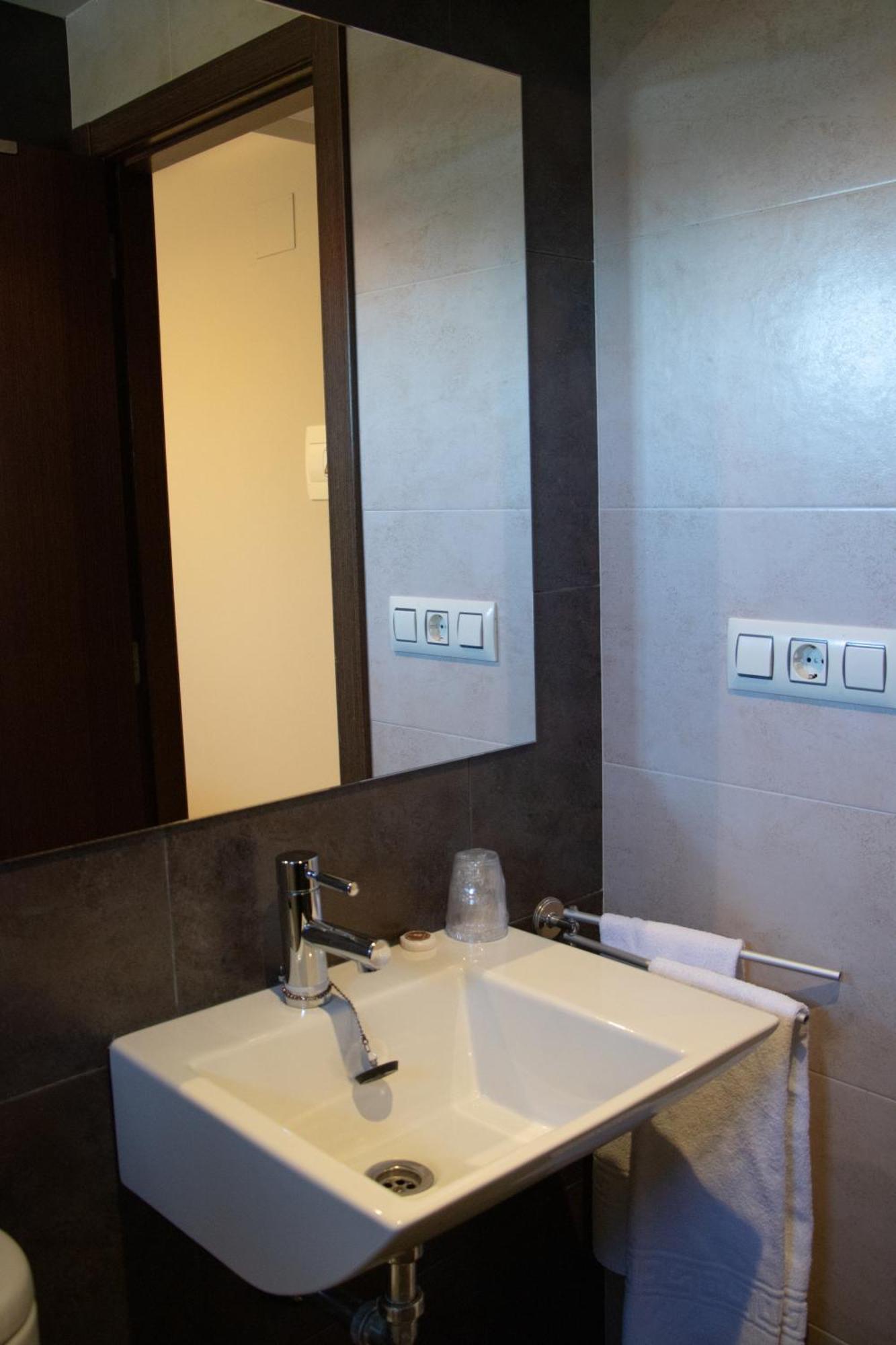 Quadruple Room Shower