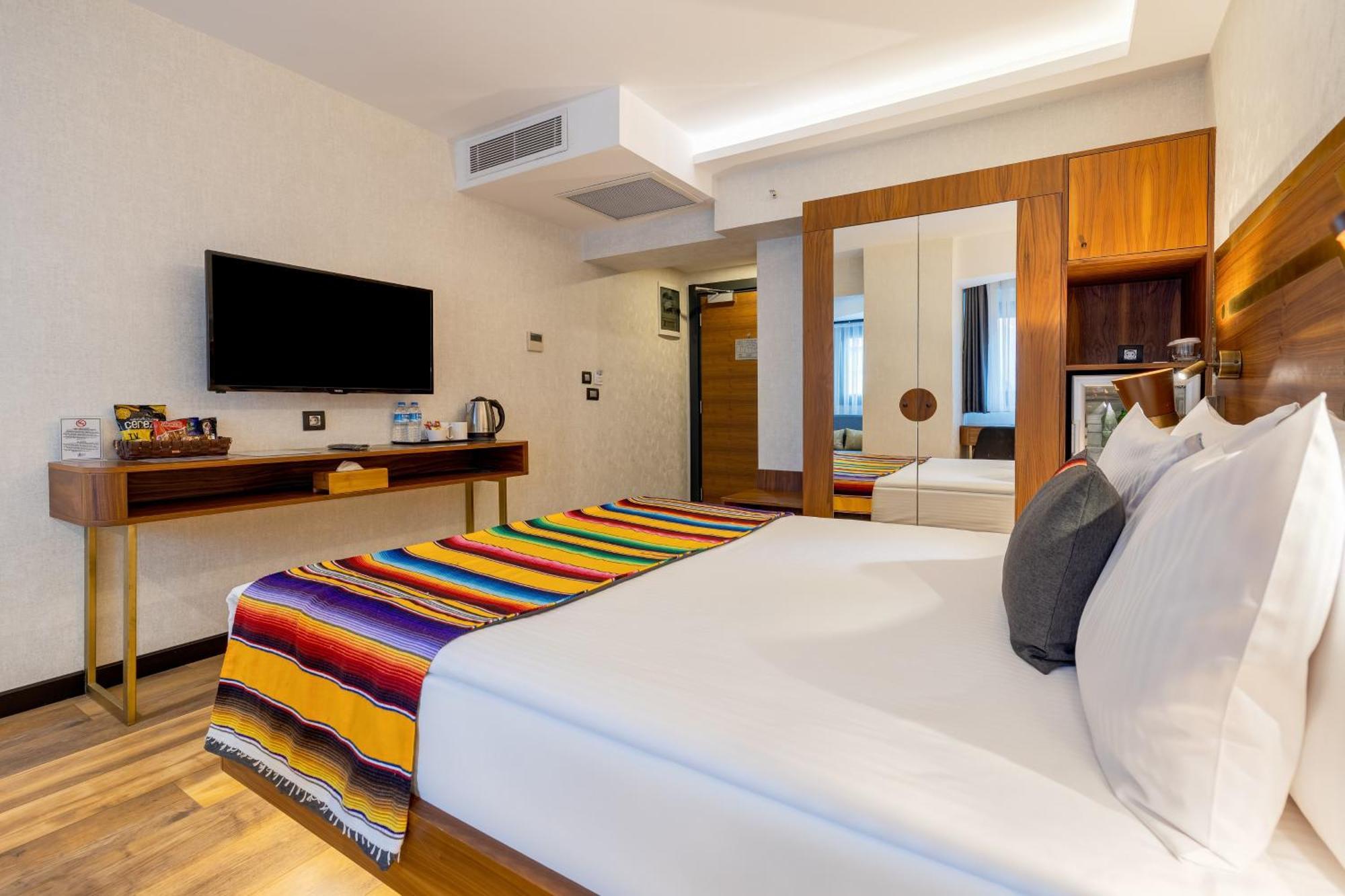 Deluxe King Room