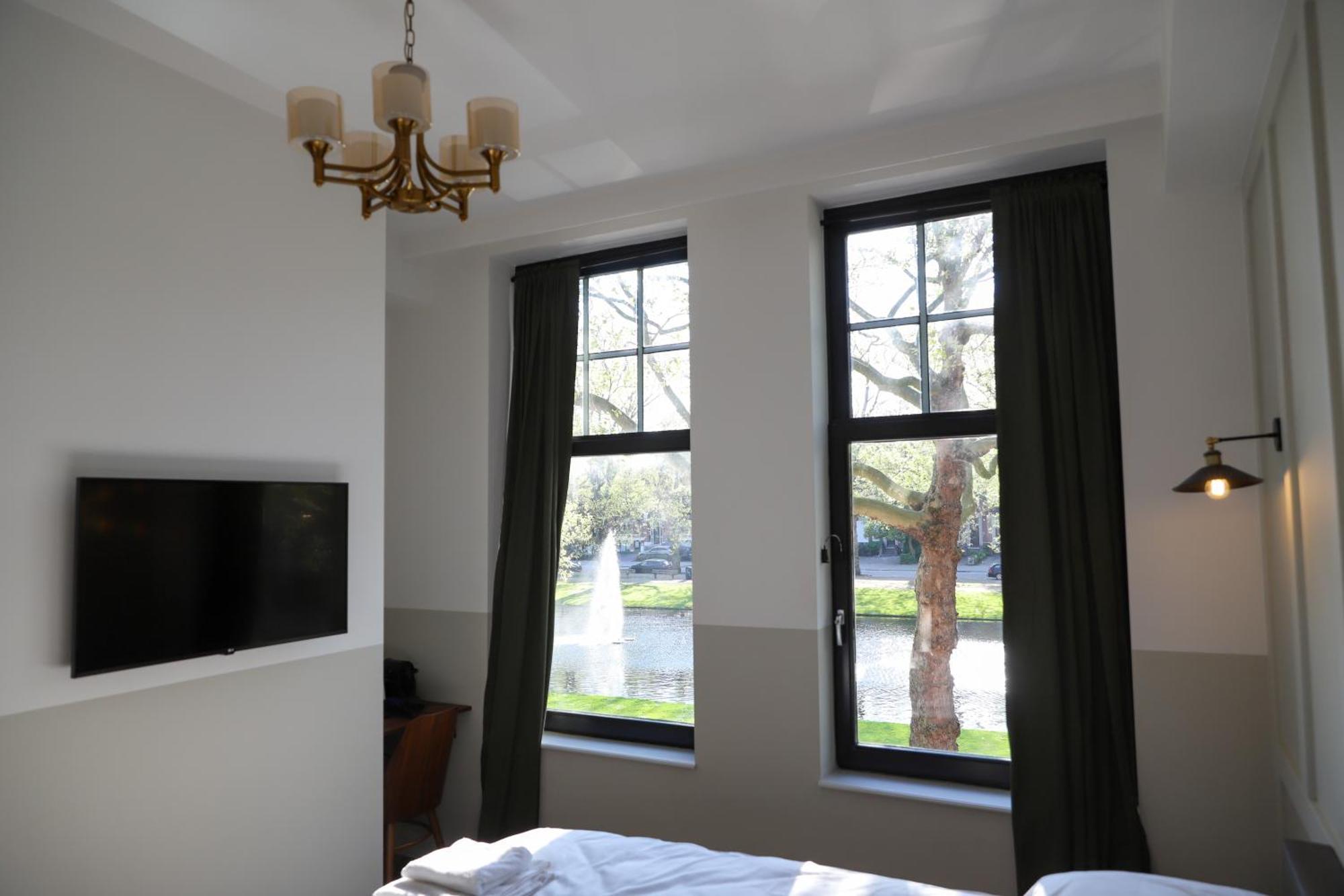 Comfy room Canal View