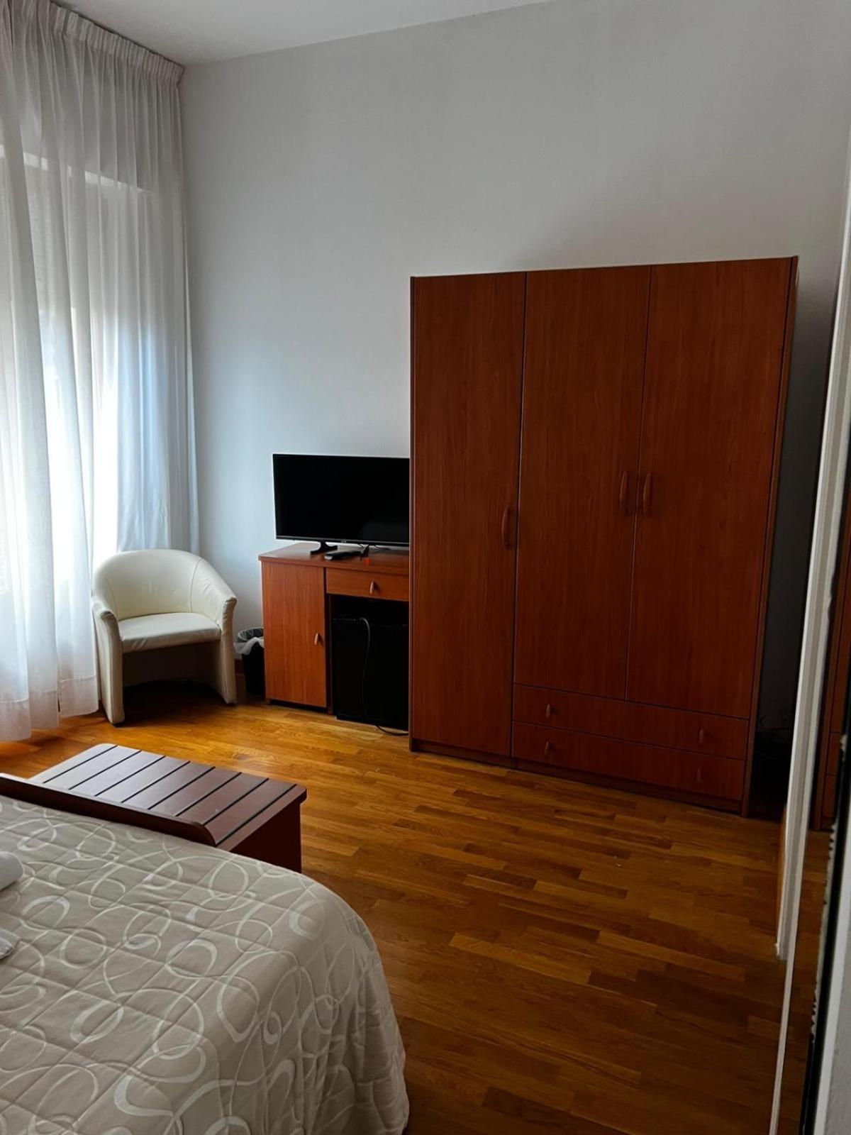 Double Room Private Bathroom