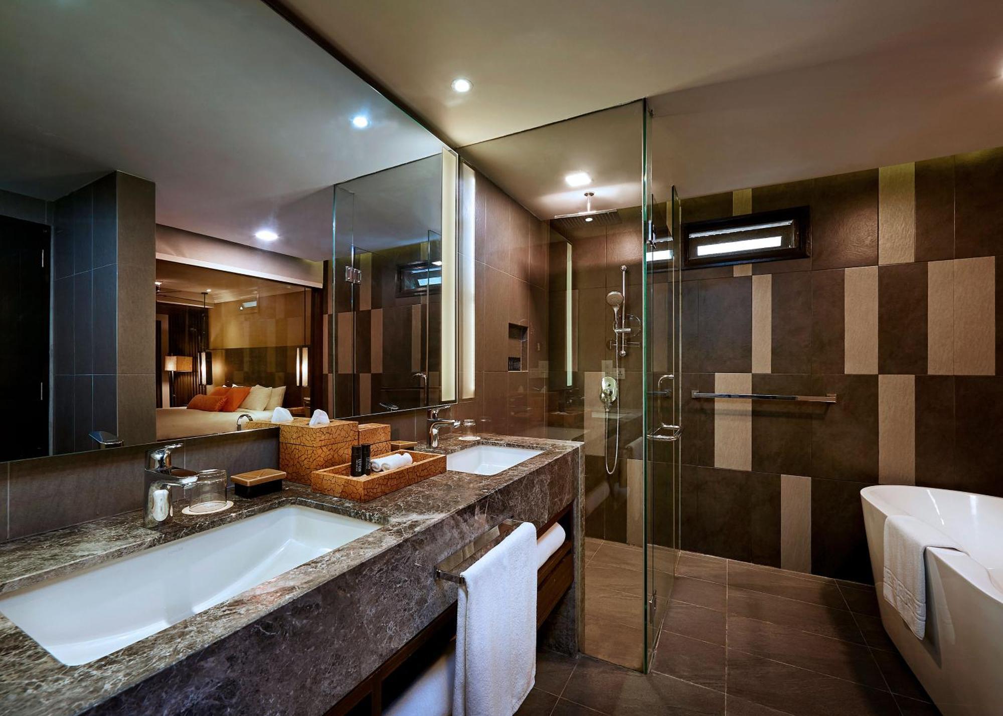 Ocean Front Suite