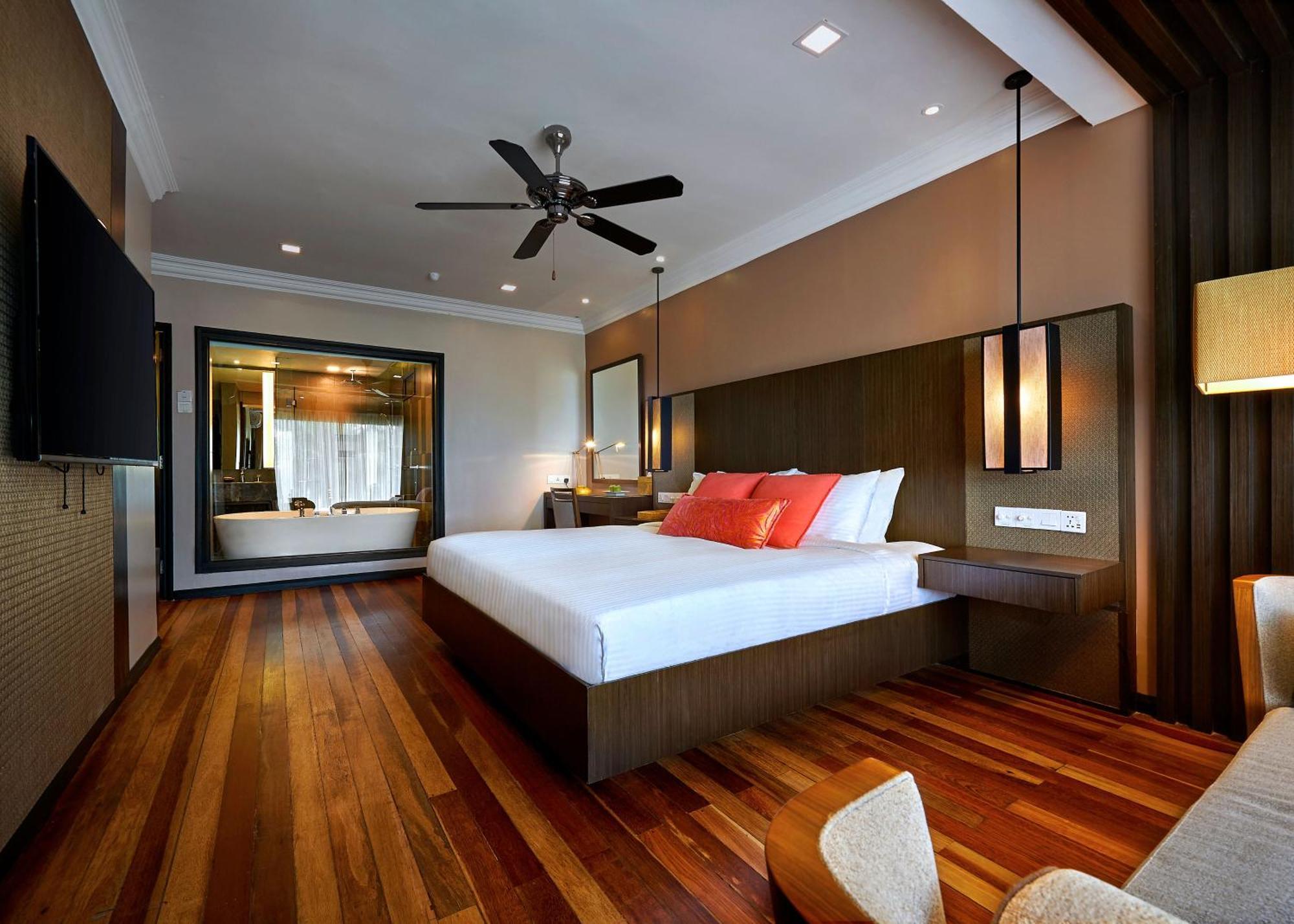 Ocean Front Suite