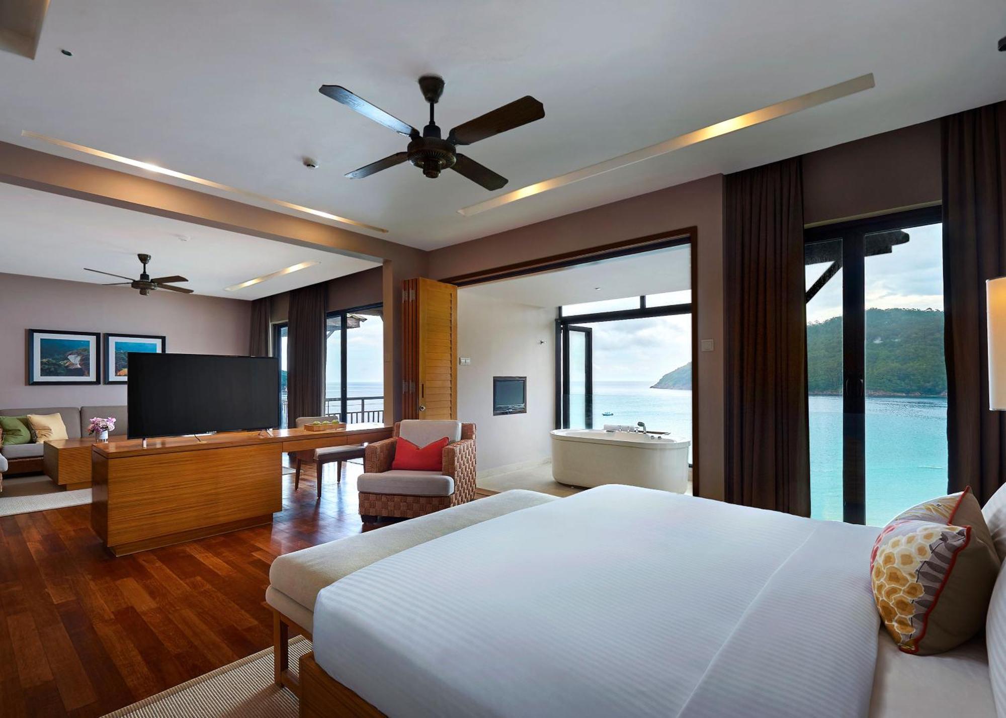 Cliff Bay Suite