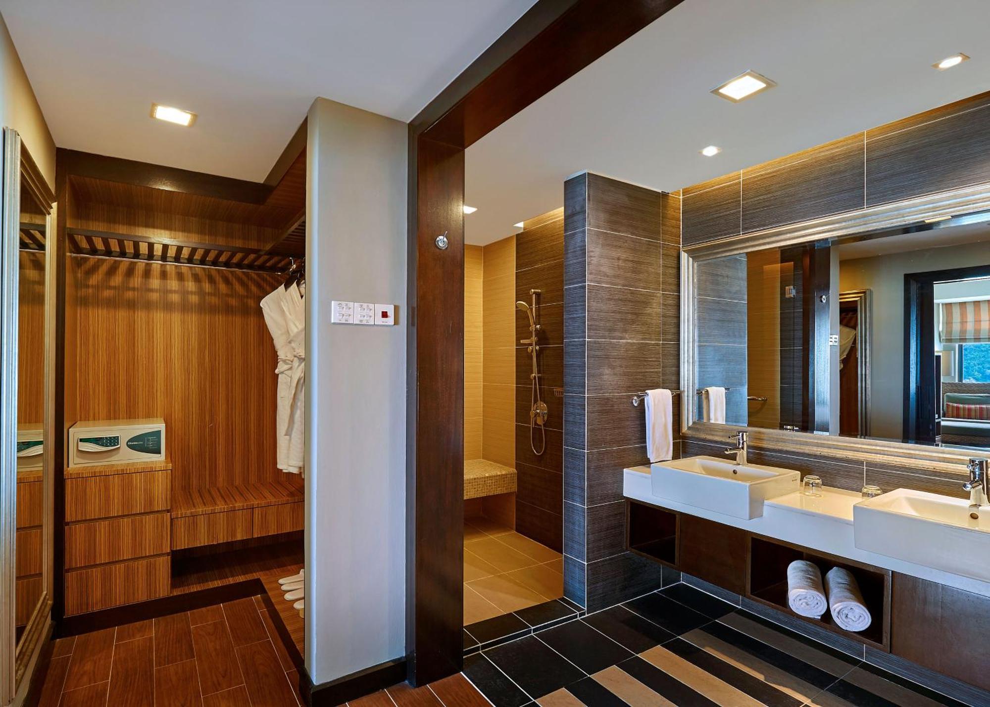 Cliff Premier Suite