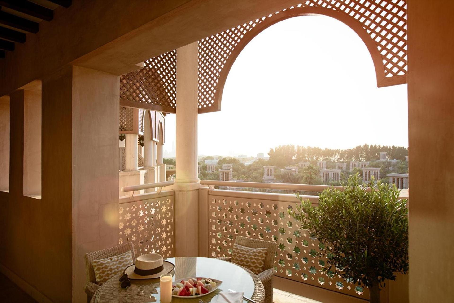 Club Arabian Family Room