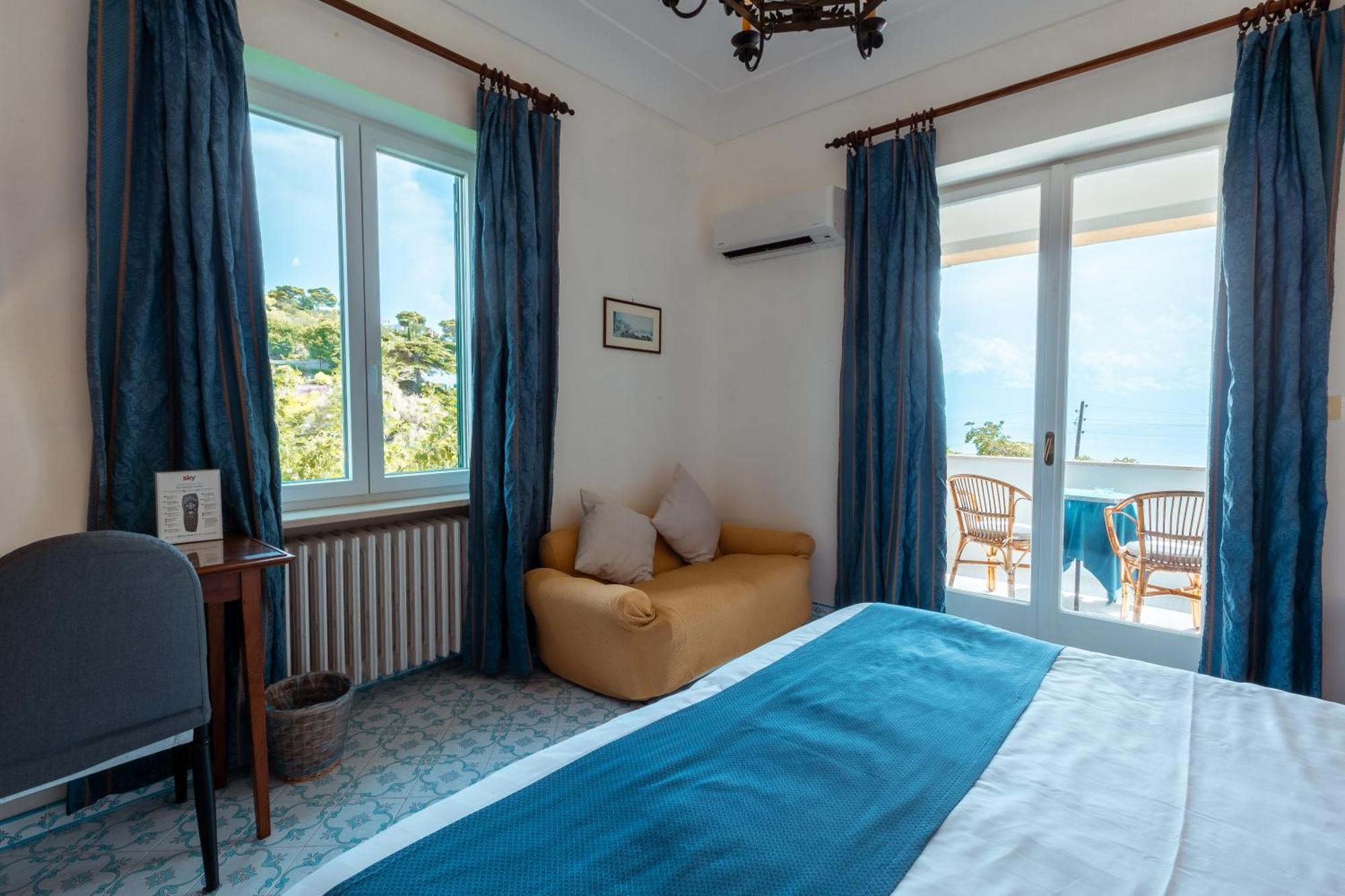Superior Double Room Balcony Sea View