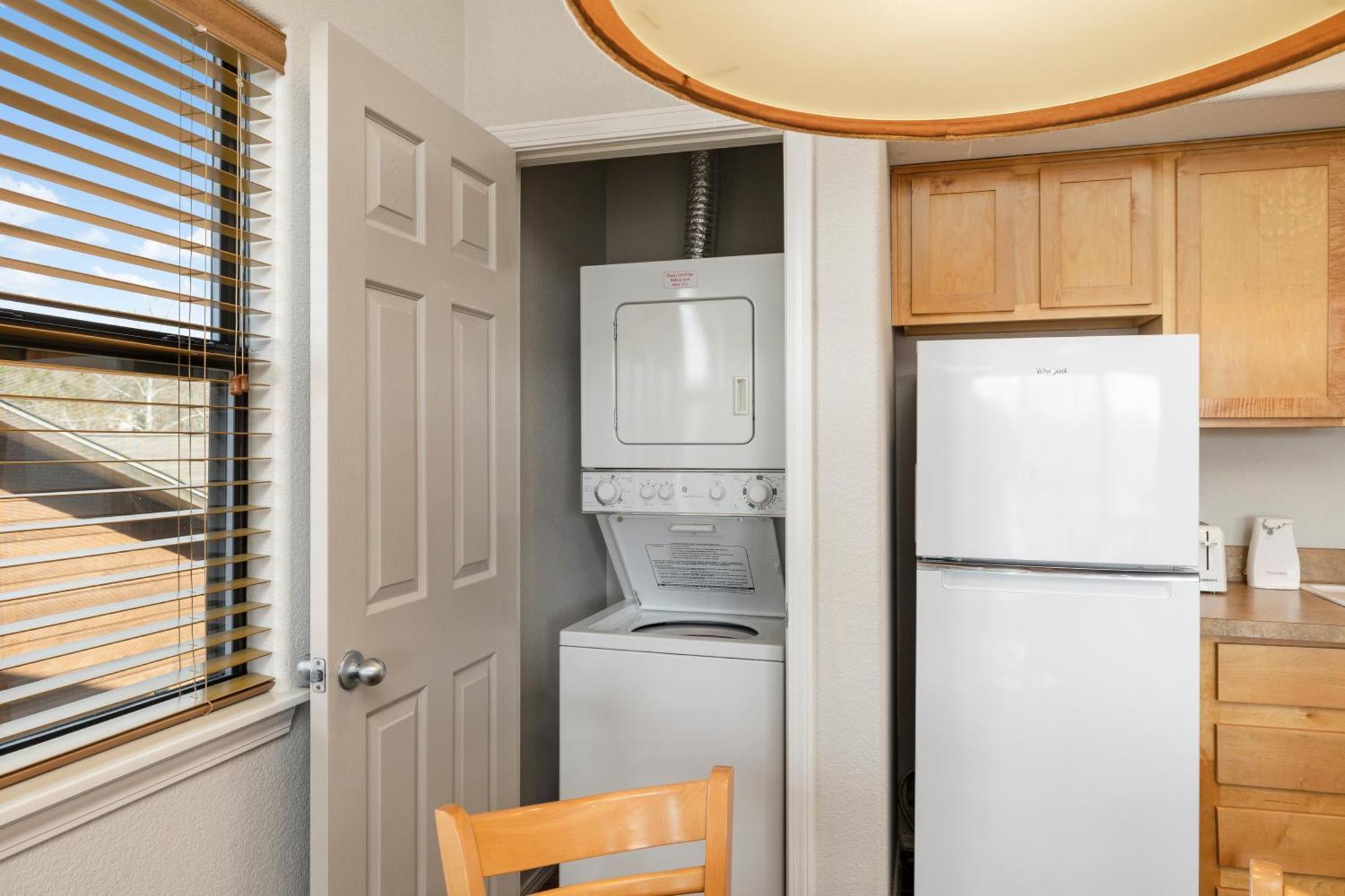 Condo 1 Bedroom Kitchen Lakeside