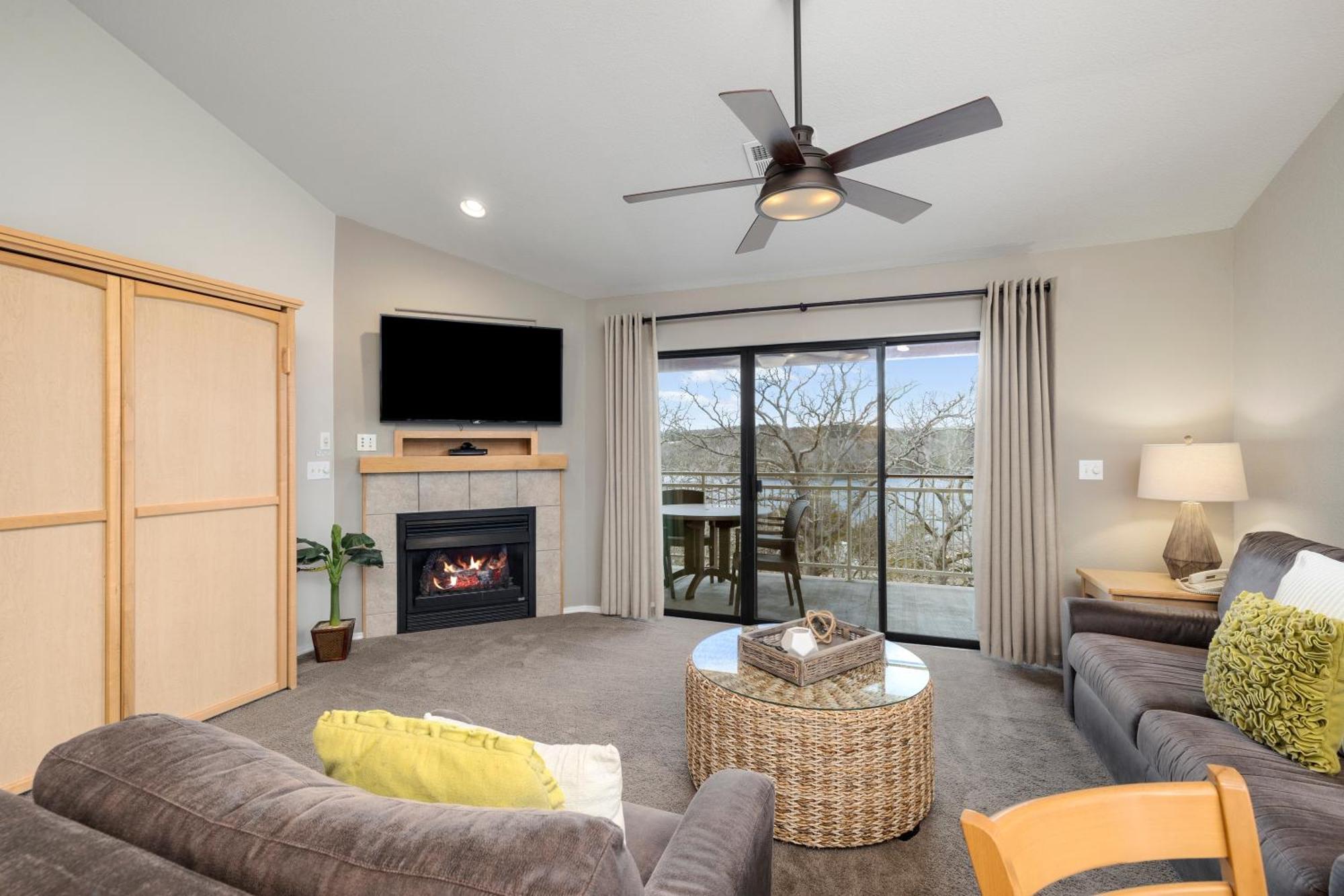 Condo 1 Bedroom Kitchen Lakeside