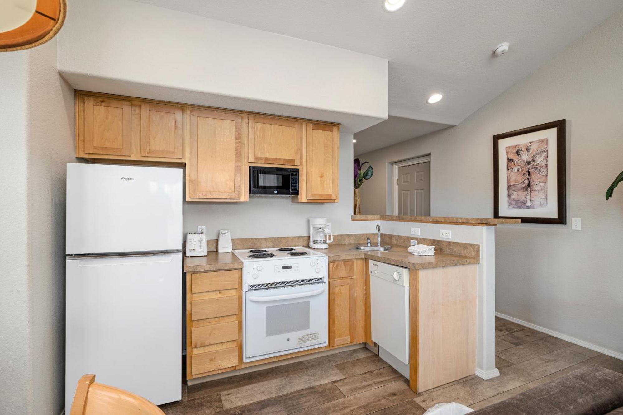 Condo 1 Bedroom Kitchen Lakeside