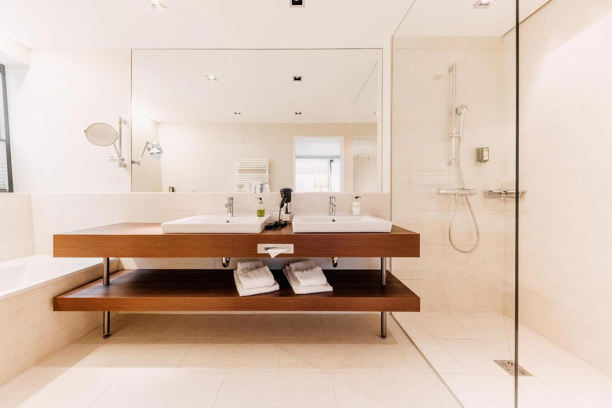 Junior Suite Terrace Thermal Bath Access