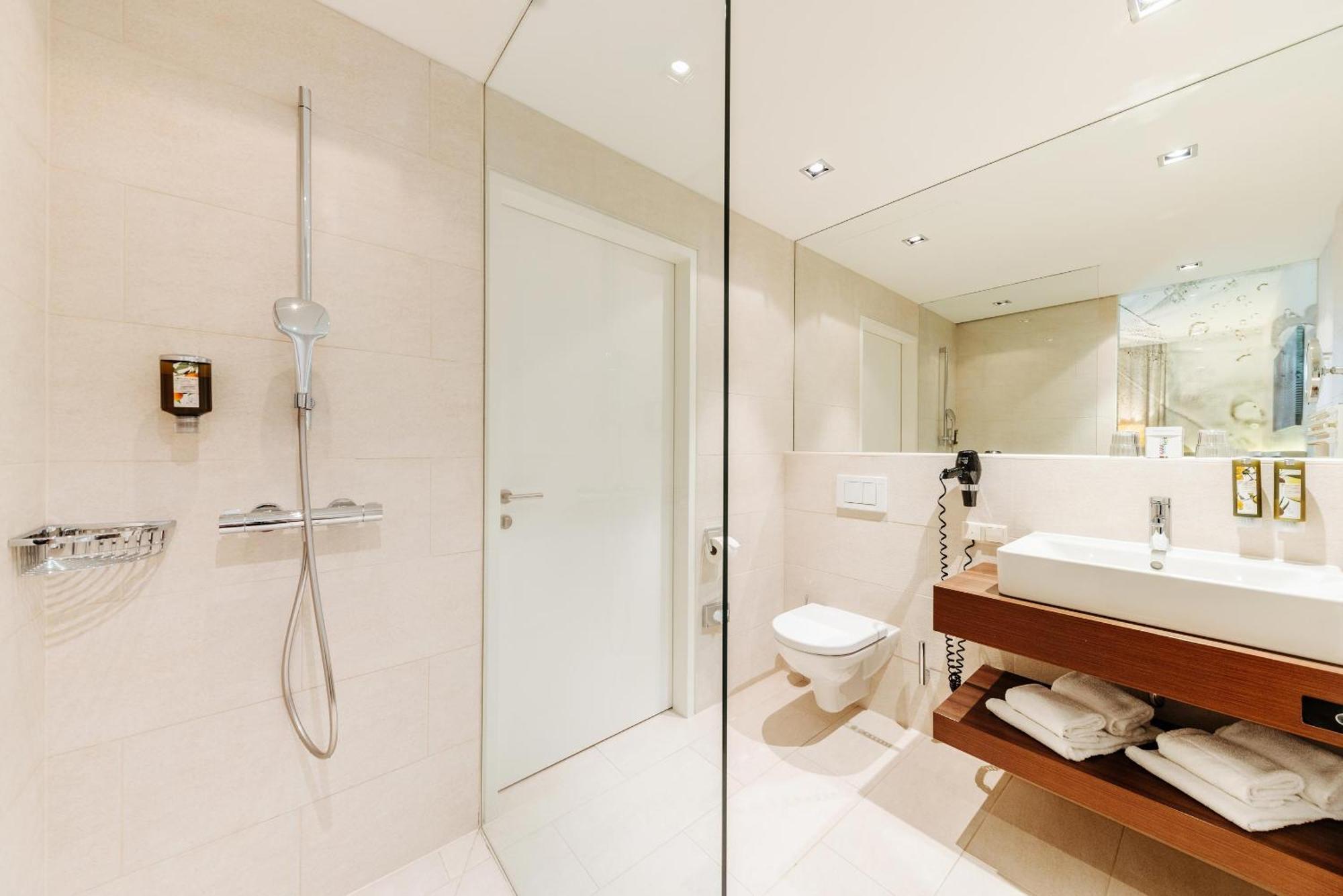 Double Room Balcony Thermal Bath Access
