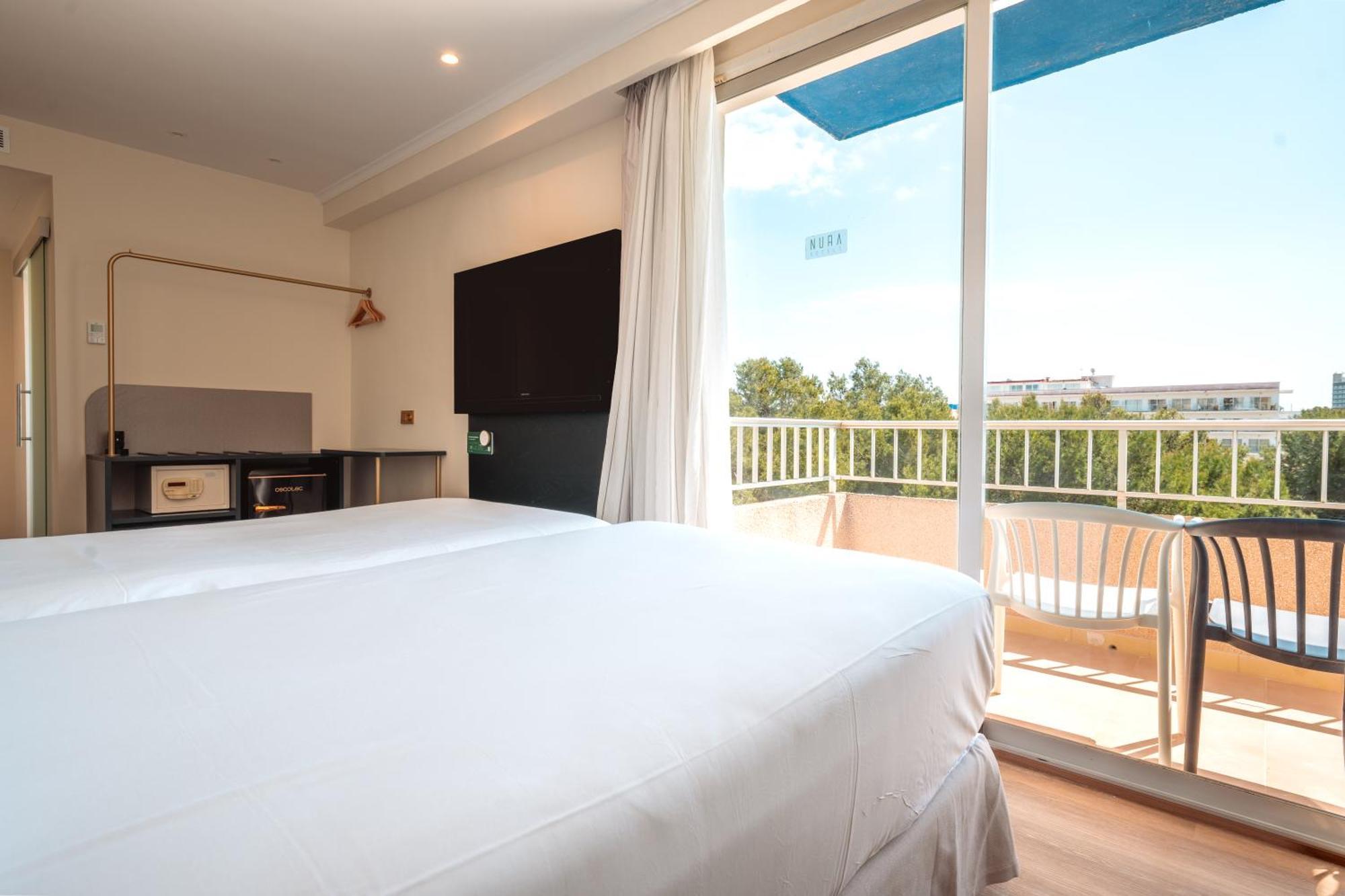 Superior Twin Room Garden View