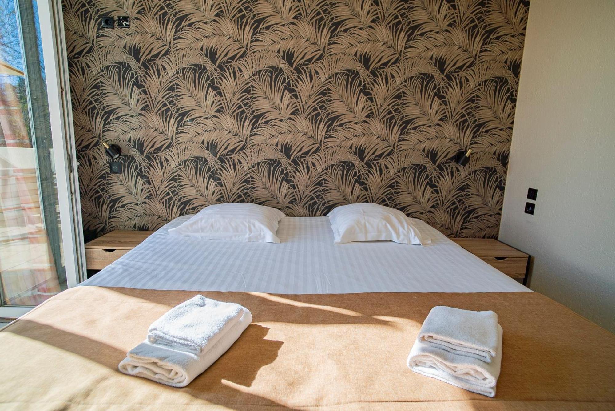 Double Room Terrace Sea side