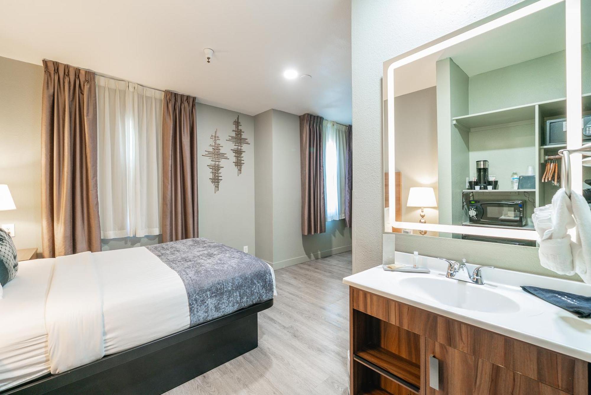 Superior Queen Room