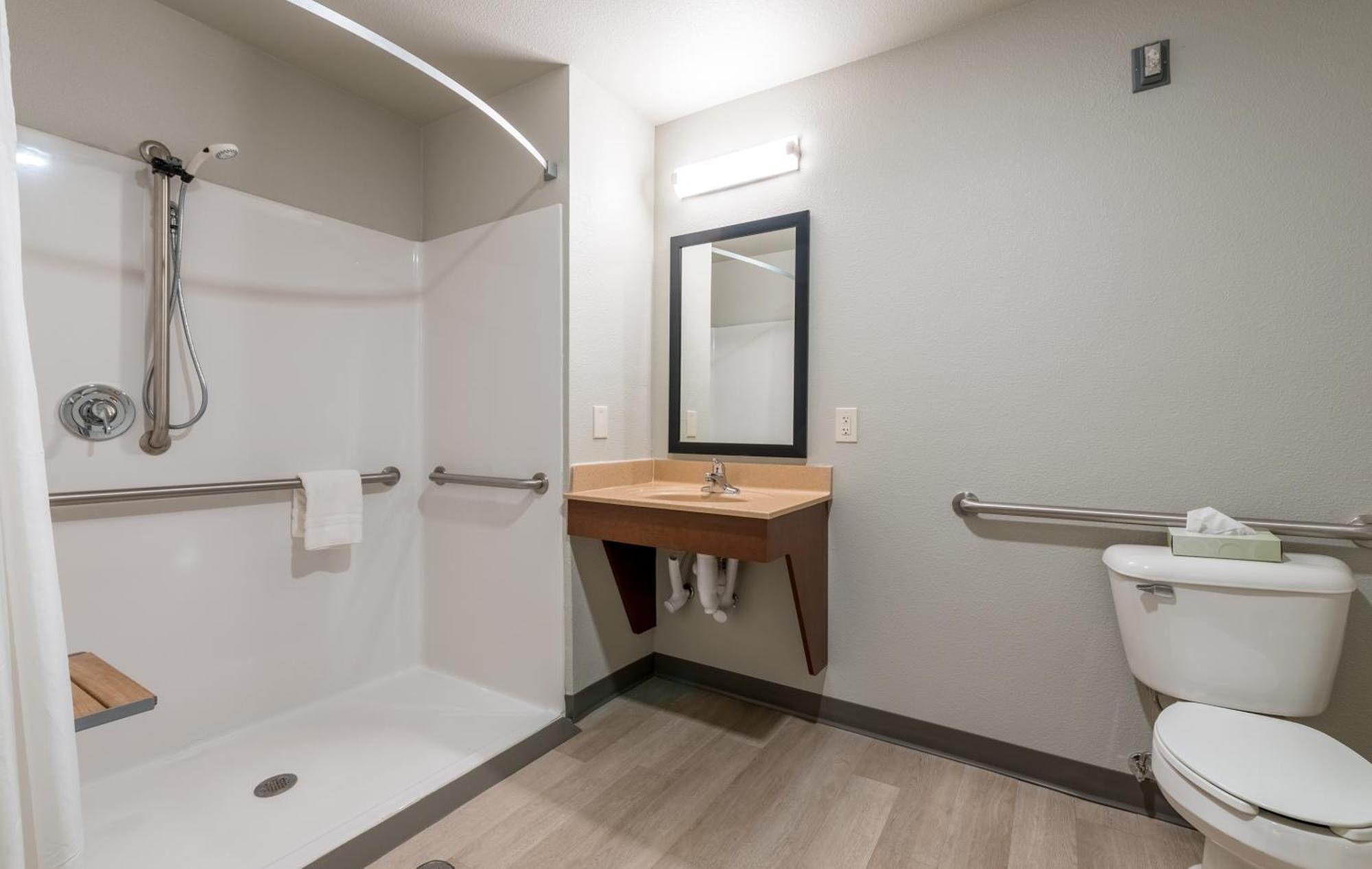 King Room Hearing & Mobility Accessible Roll Shower