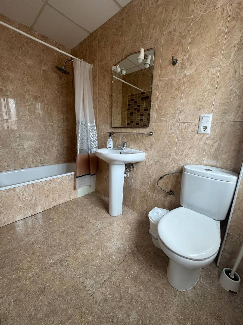 Double Room Private Bathroom