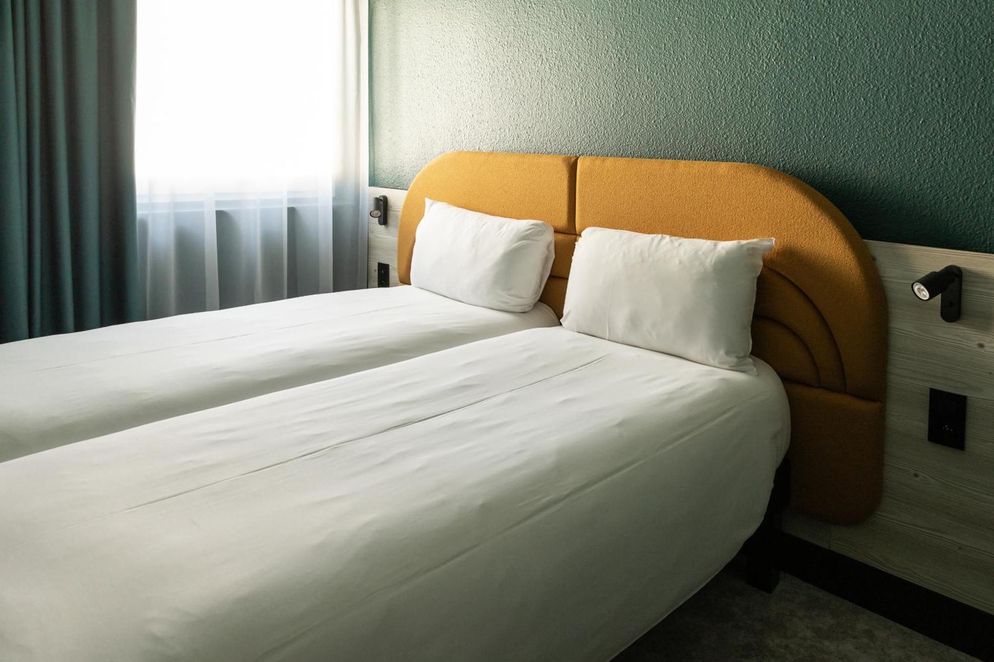 Standard Room 2 Single Beds