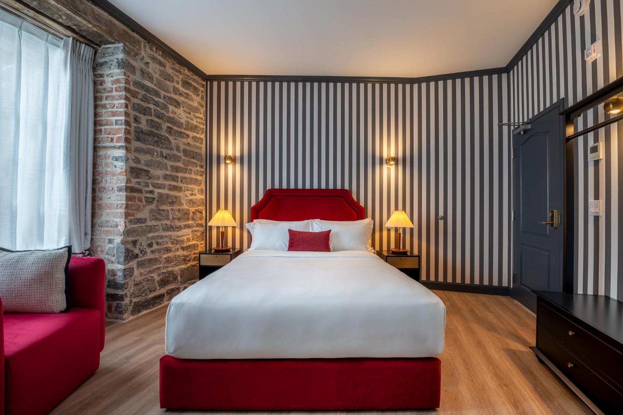 Standard Queen Room