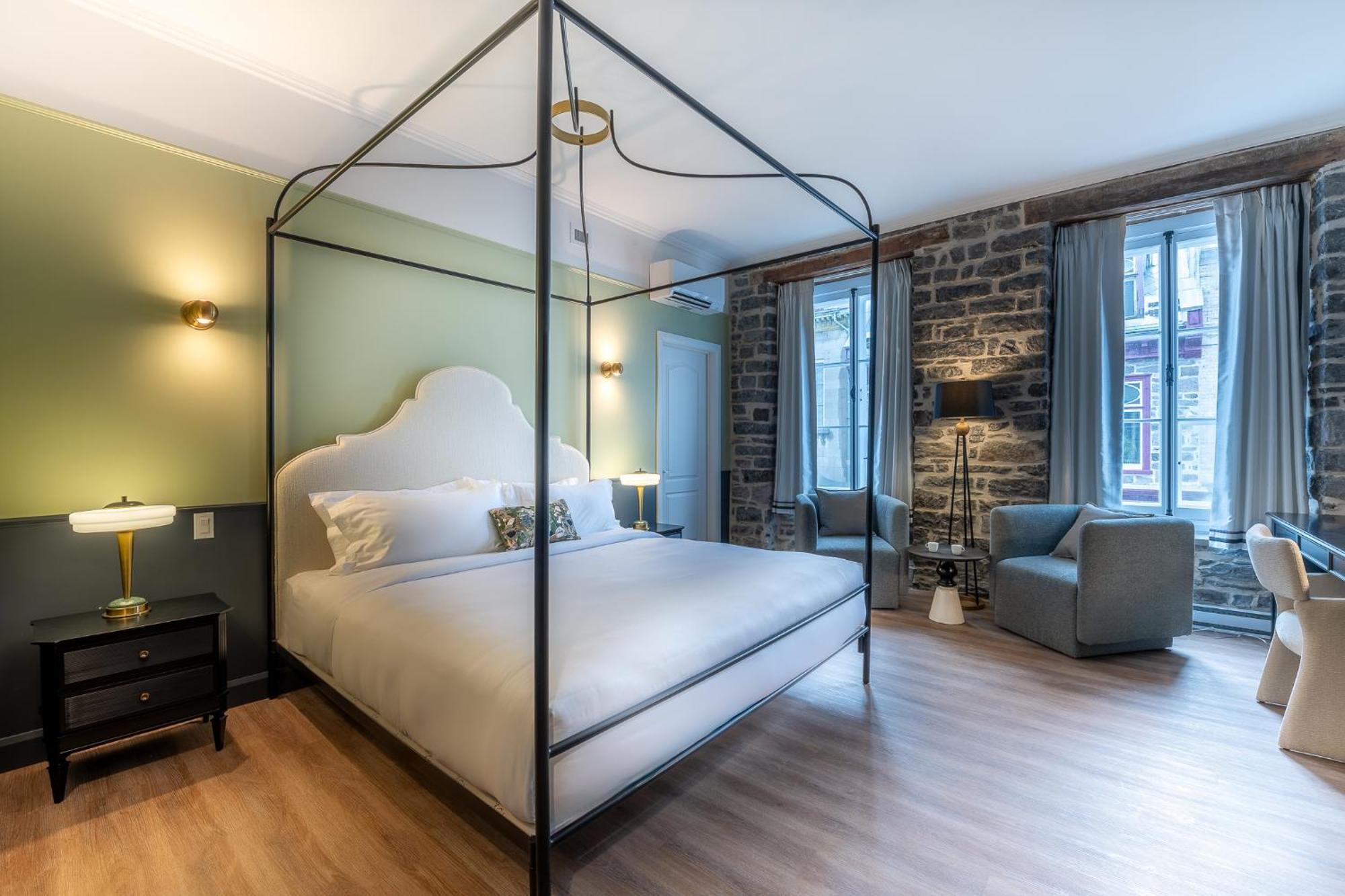 Deluxe King Room