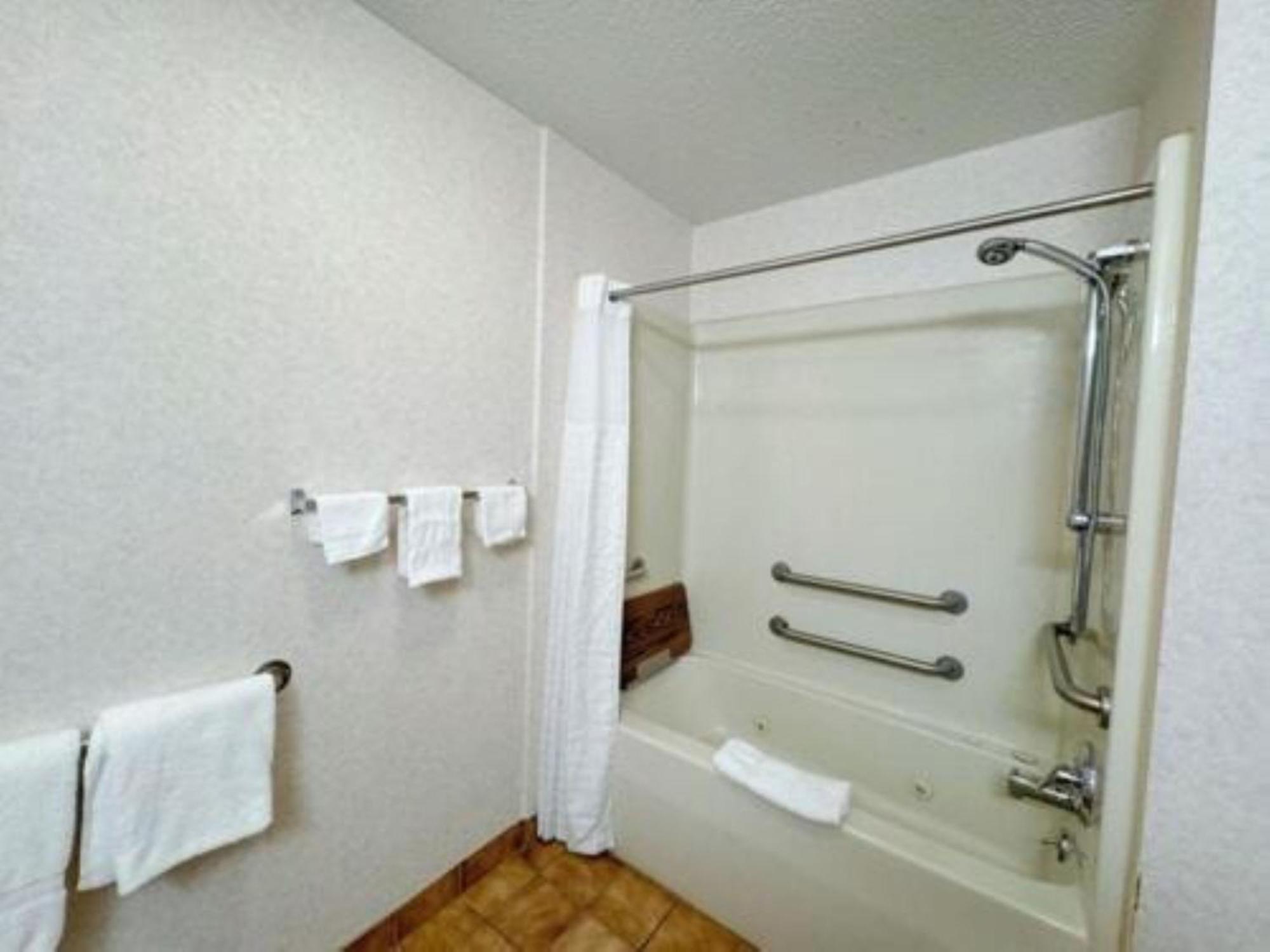 Deluxe 2 Double Beds Non-Smoking