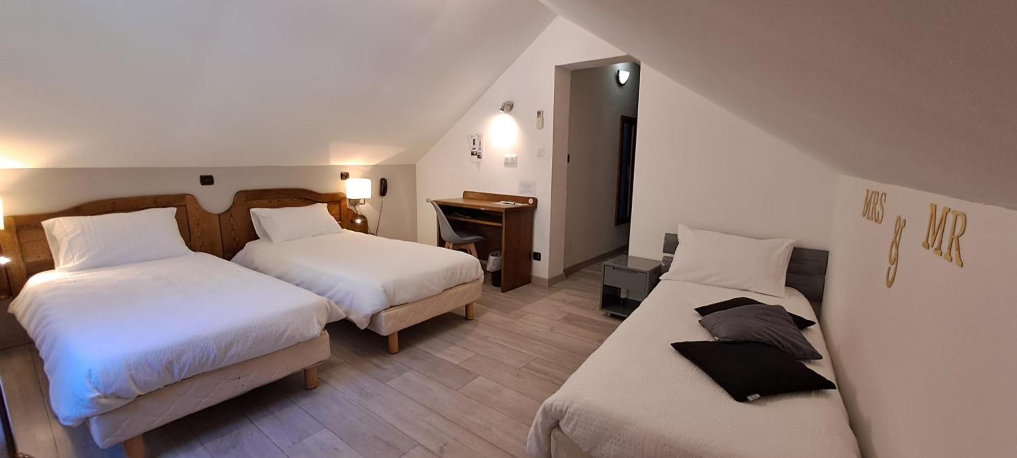 Twin Room Bath