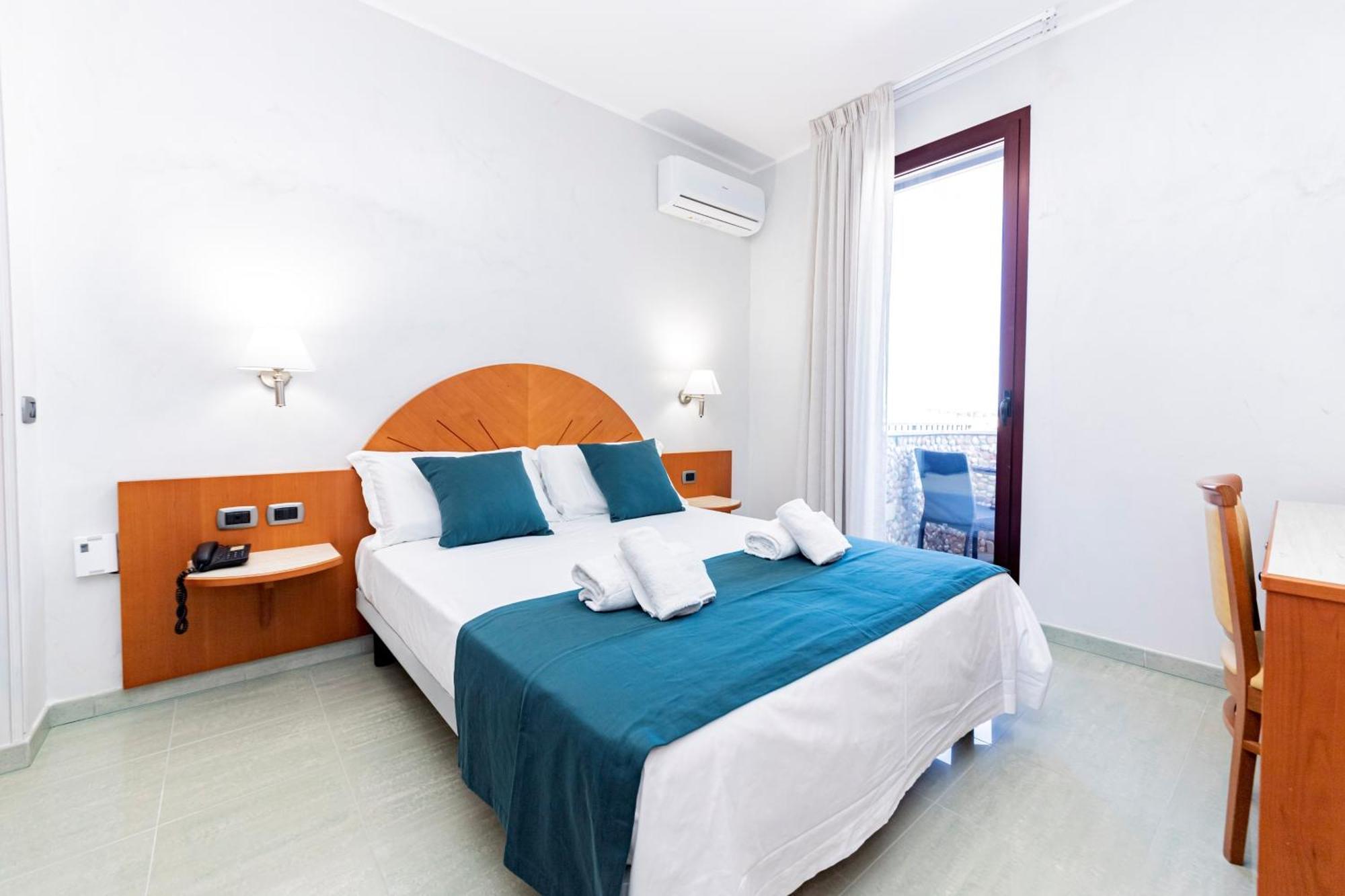 Quadruple Room Sea View