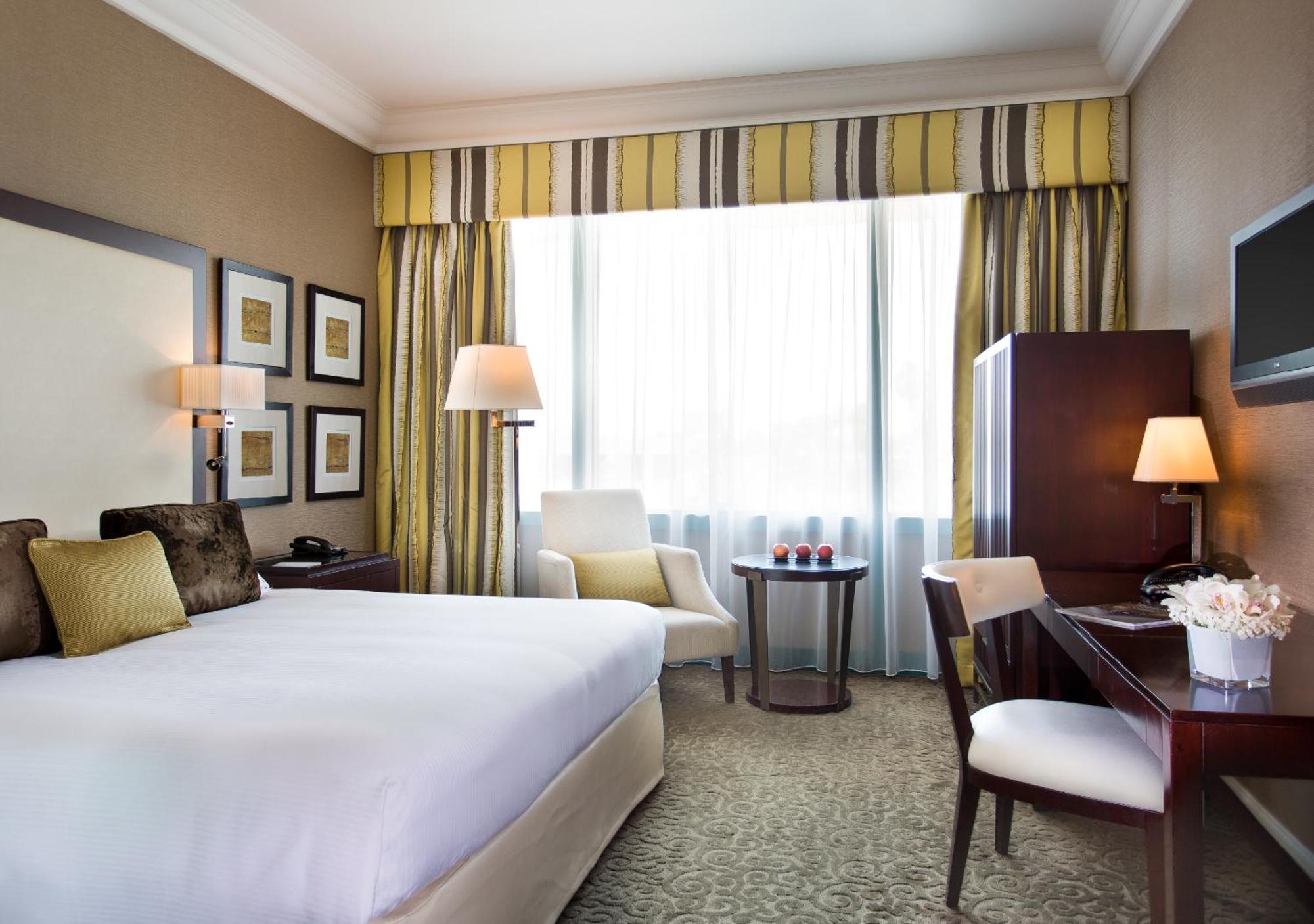 Quarto King Clássico com Desconto de 20% em Comida e Bebida e Serviço de Transporte Gratuito para o Dubai Festival City Mall