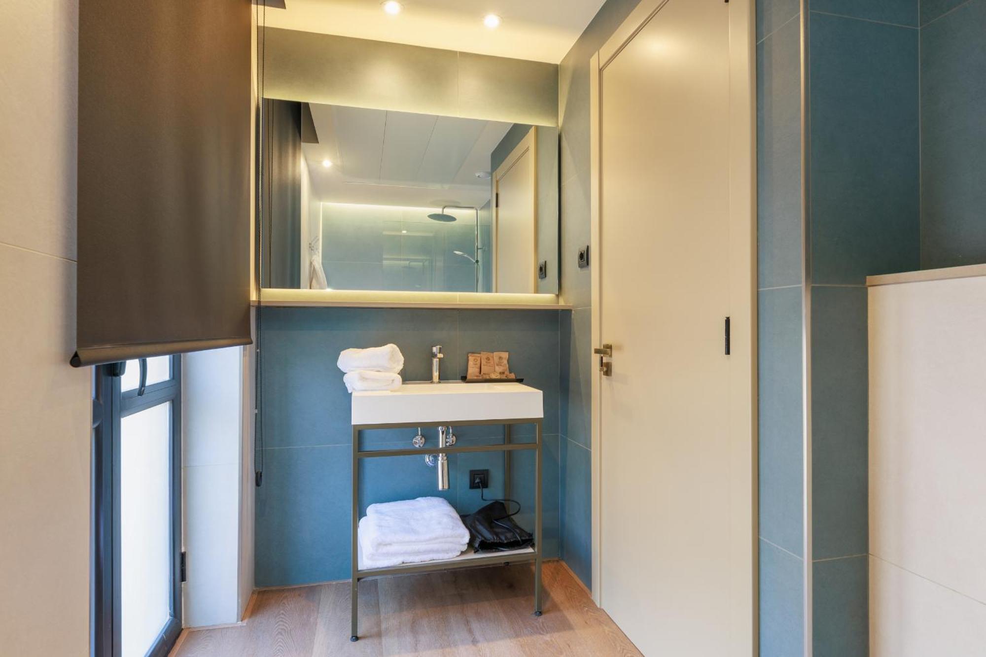 Triple Interior Room