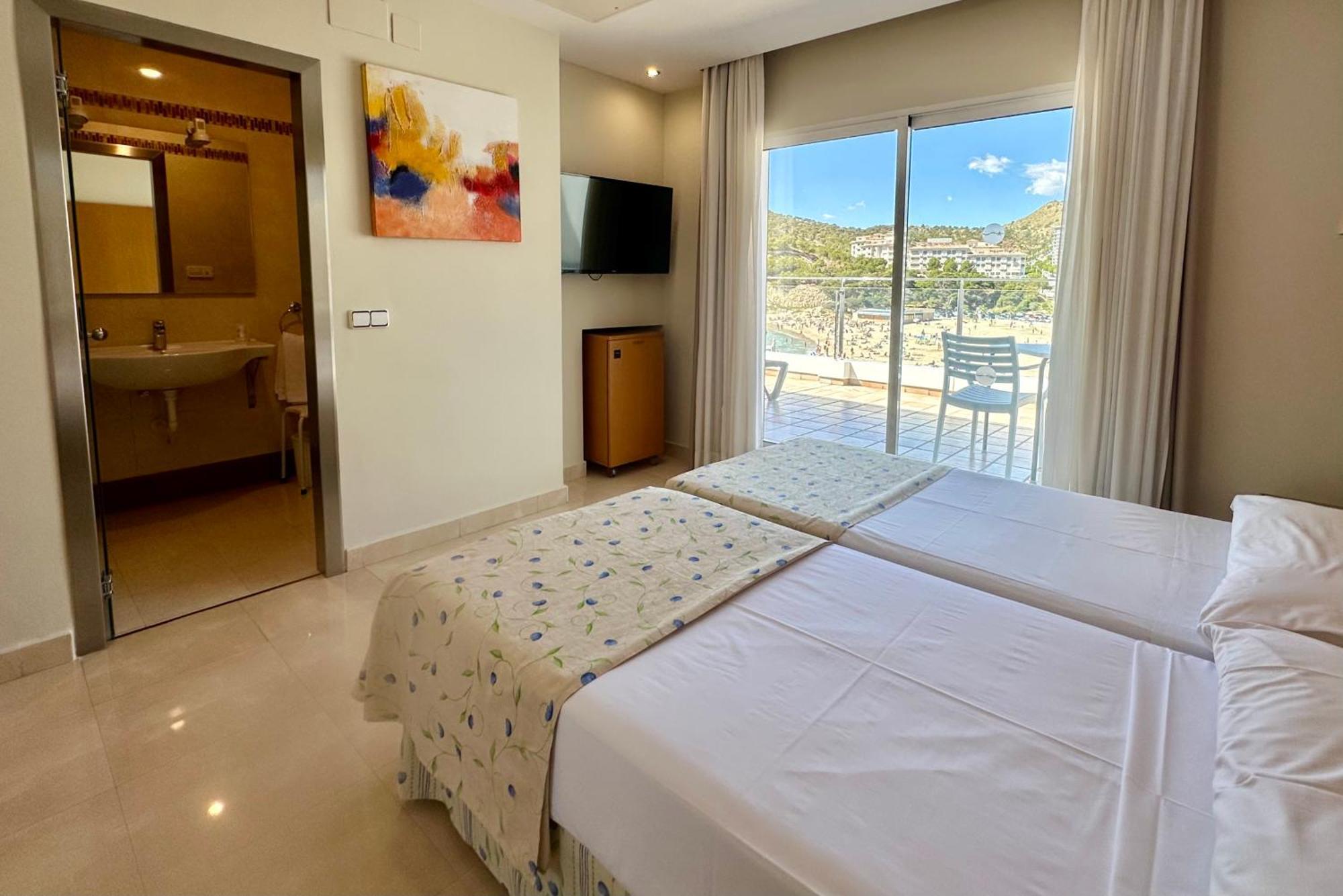 Twin Room Side Sea View