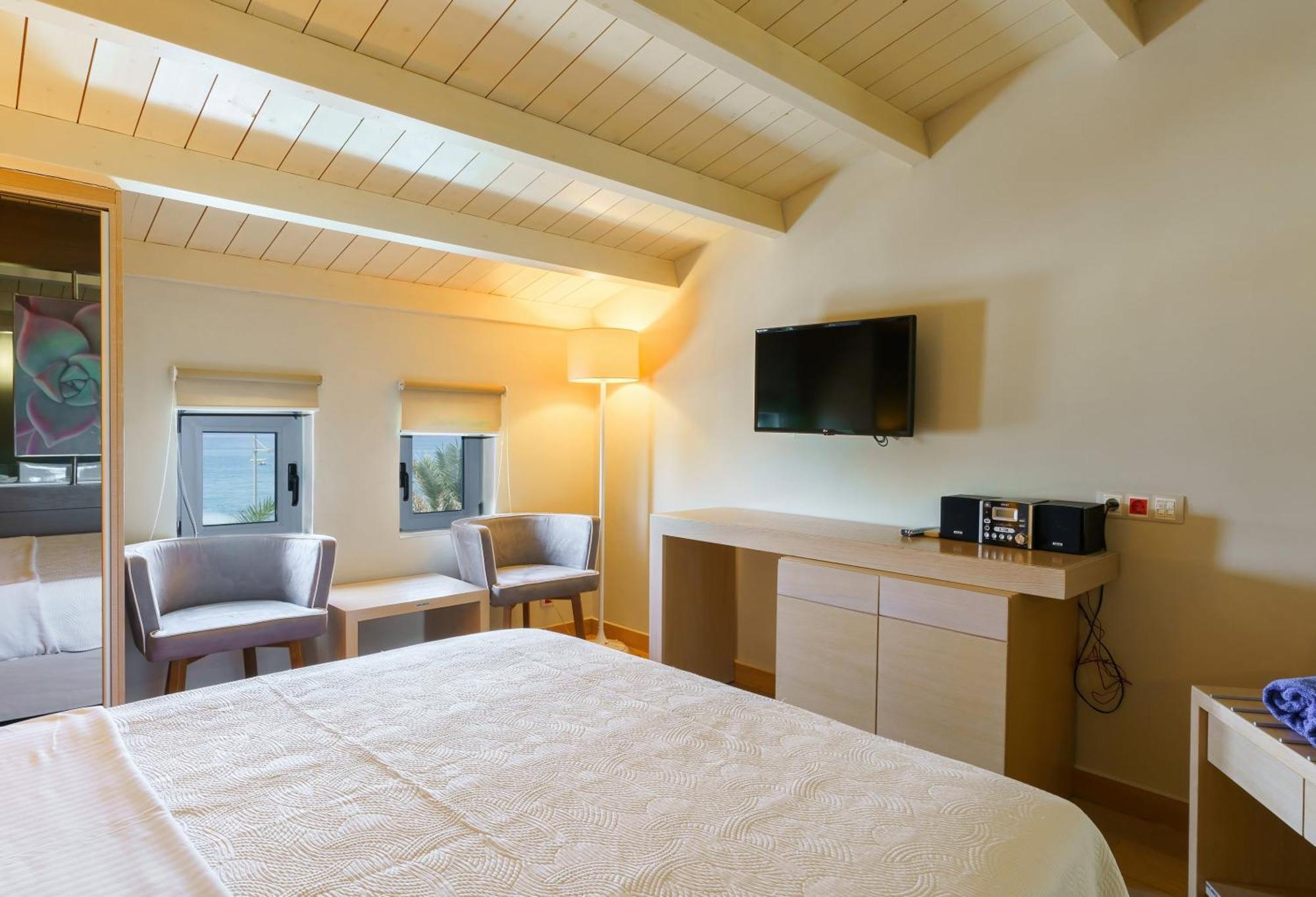 Family Room Split Level Sea View