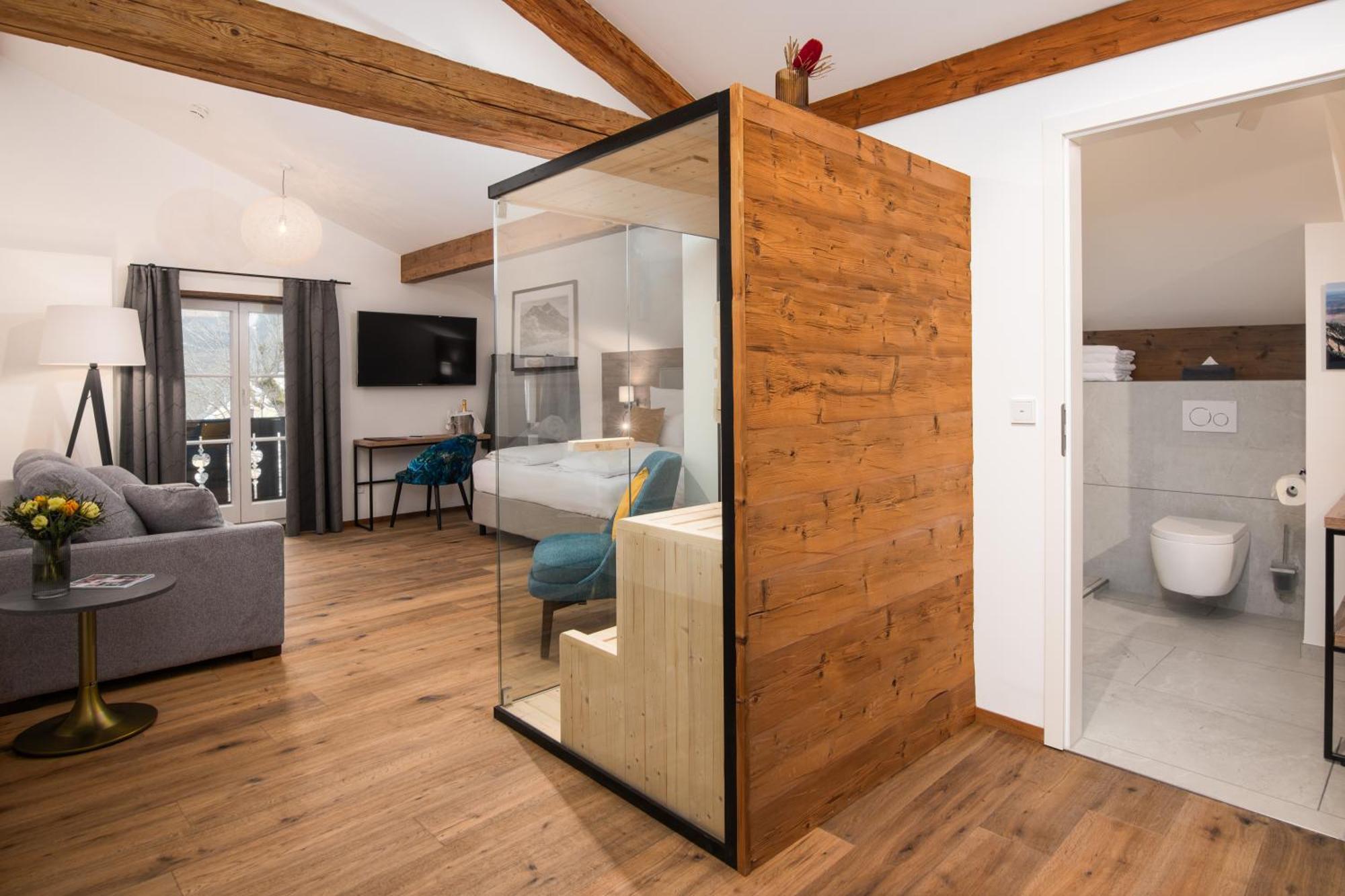 Deluxe Room Sauna