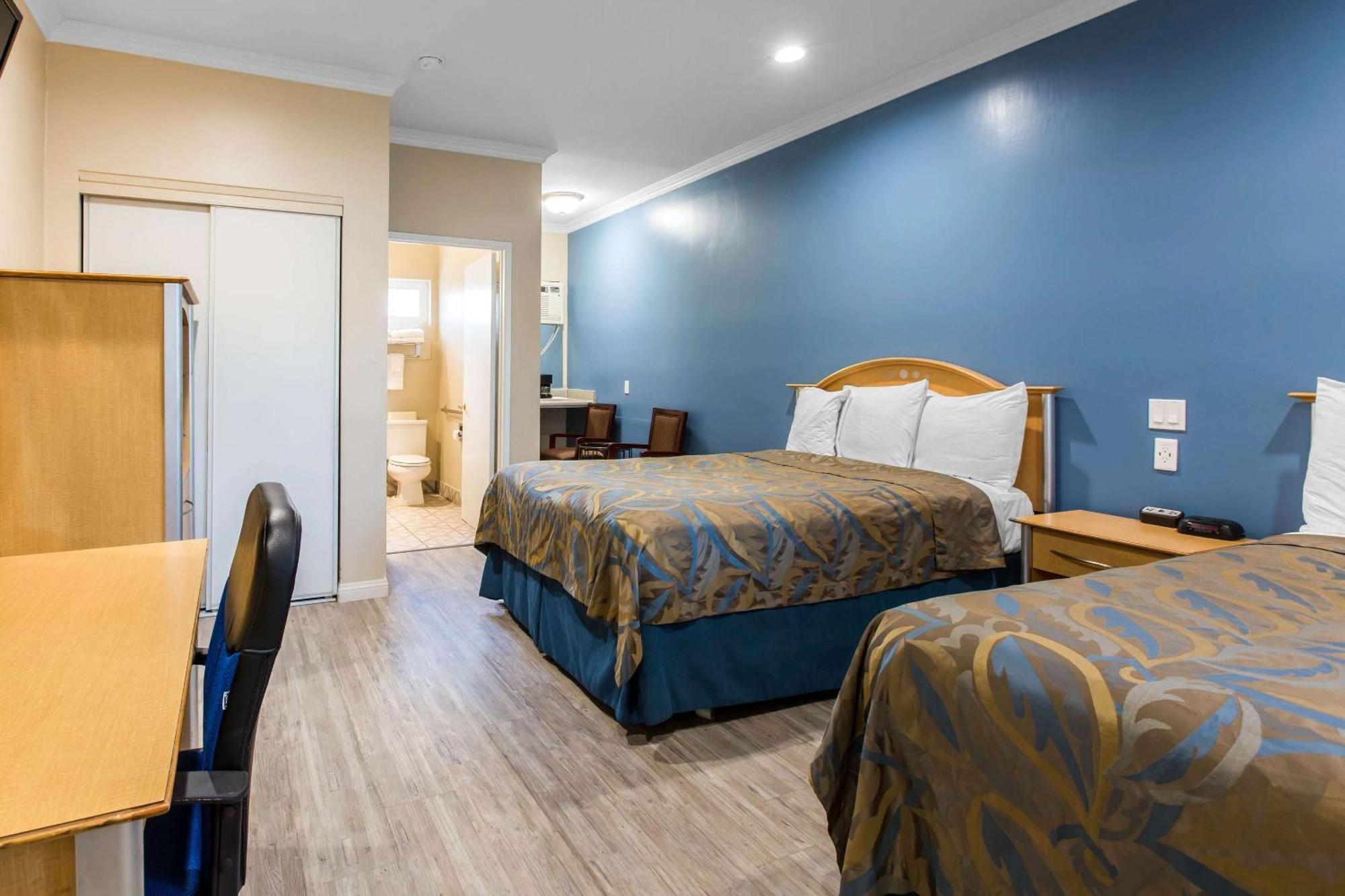 Standard Queen Room Two Queen Beds Non-Smoking