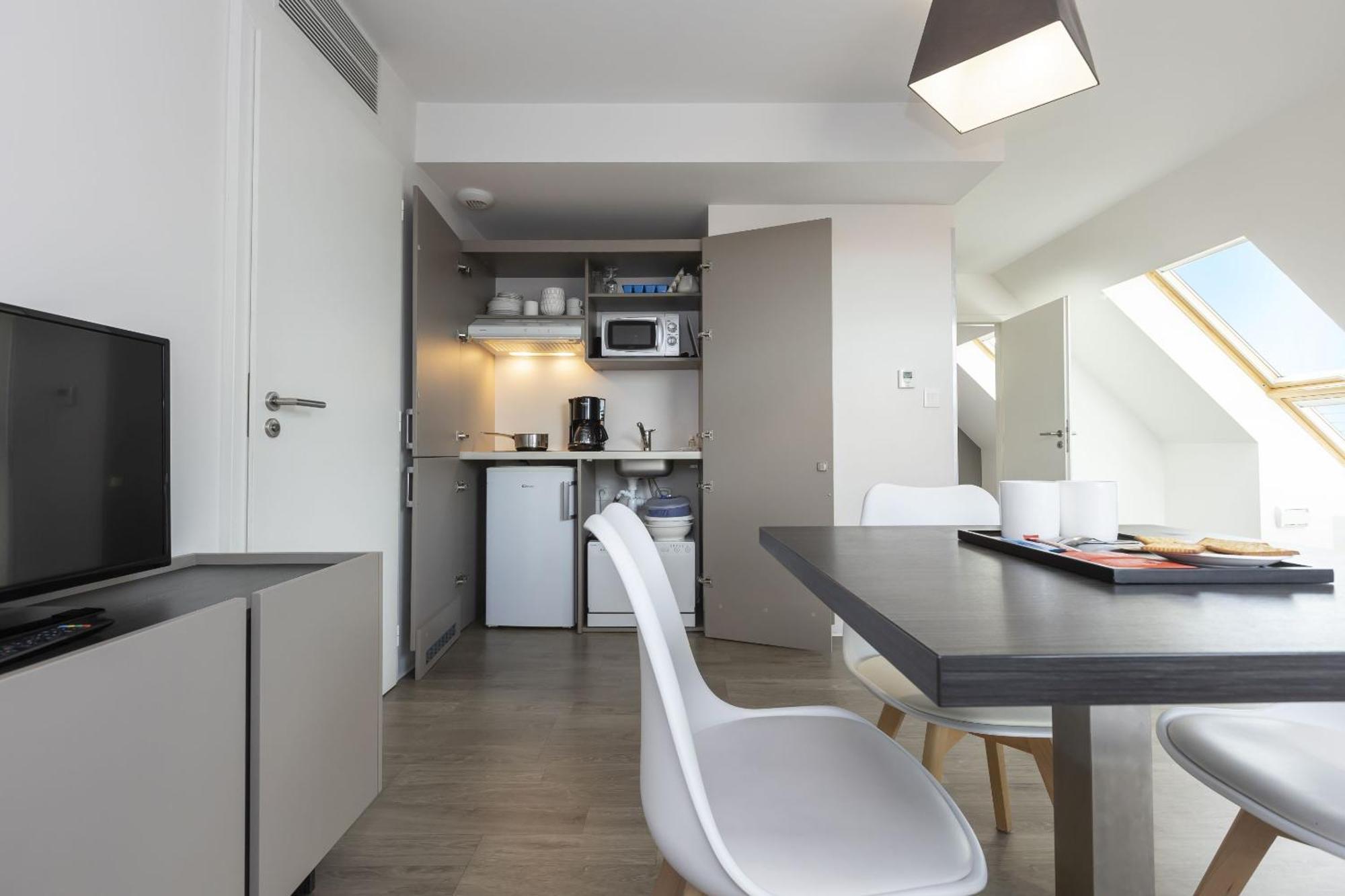 One-Bedroom Apartment (4 Adults),1661668721:JPEG