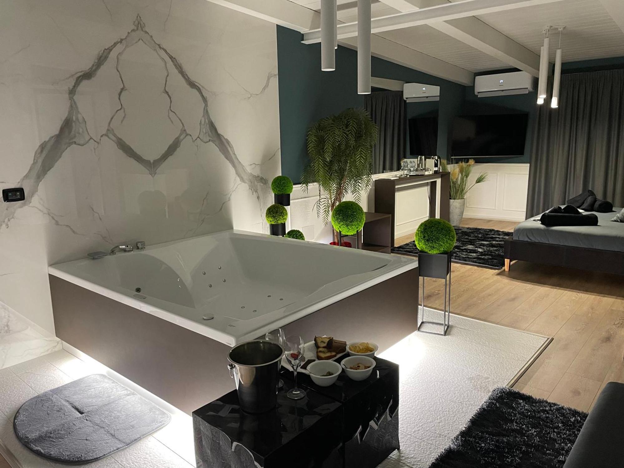 Suite Hot Tub