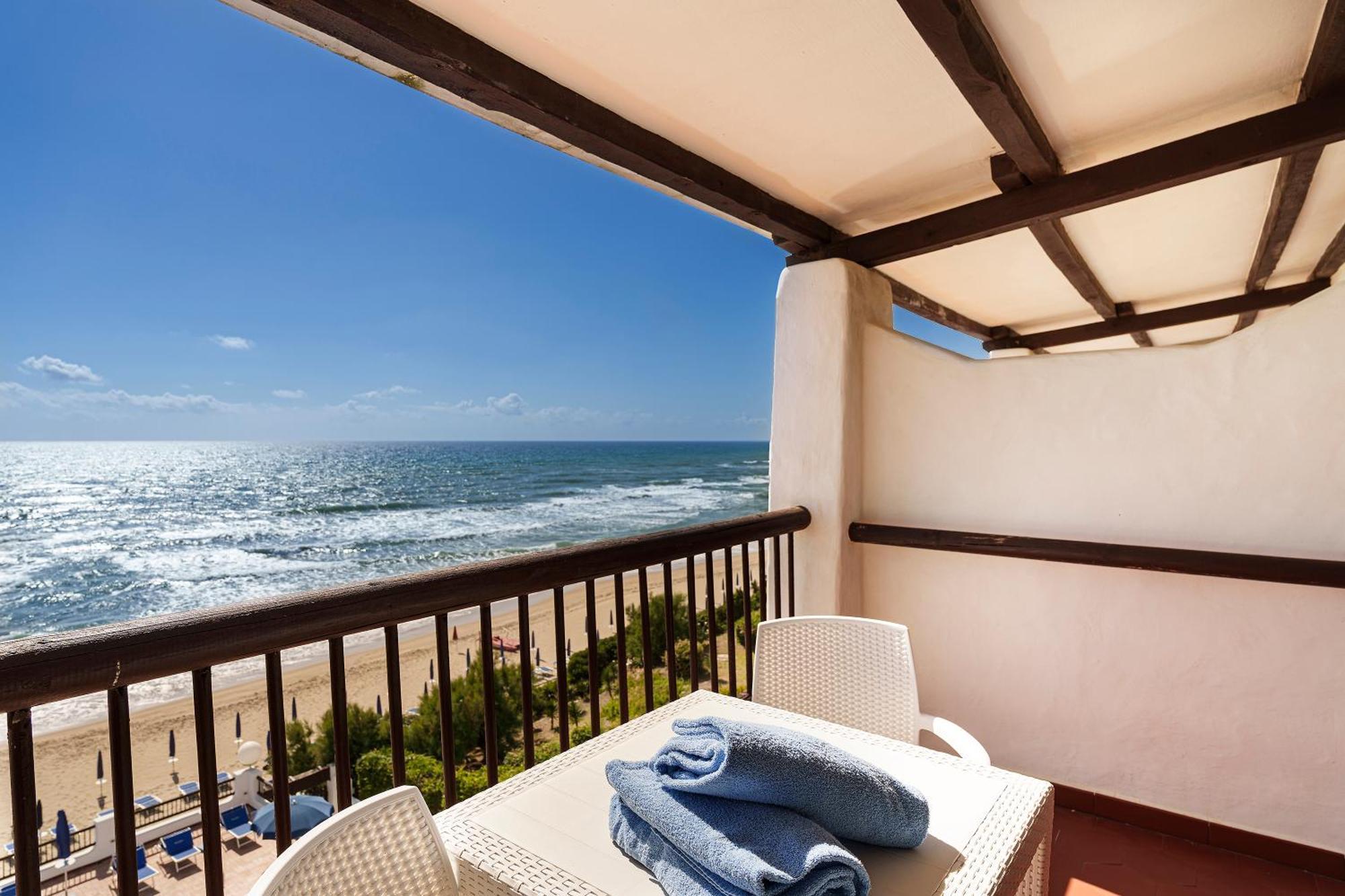 Double or Twin Room Sea View