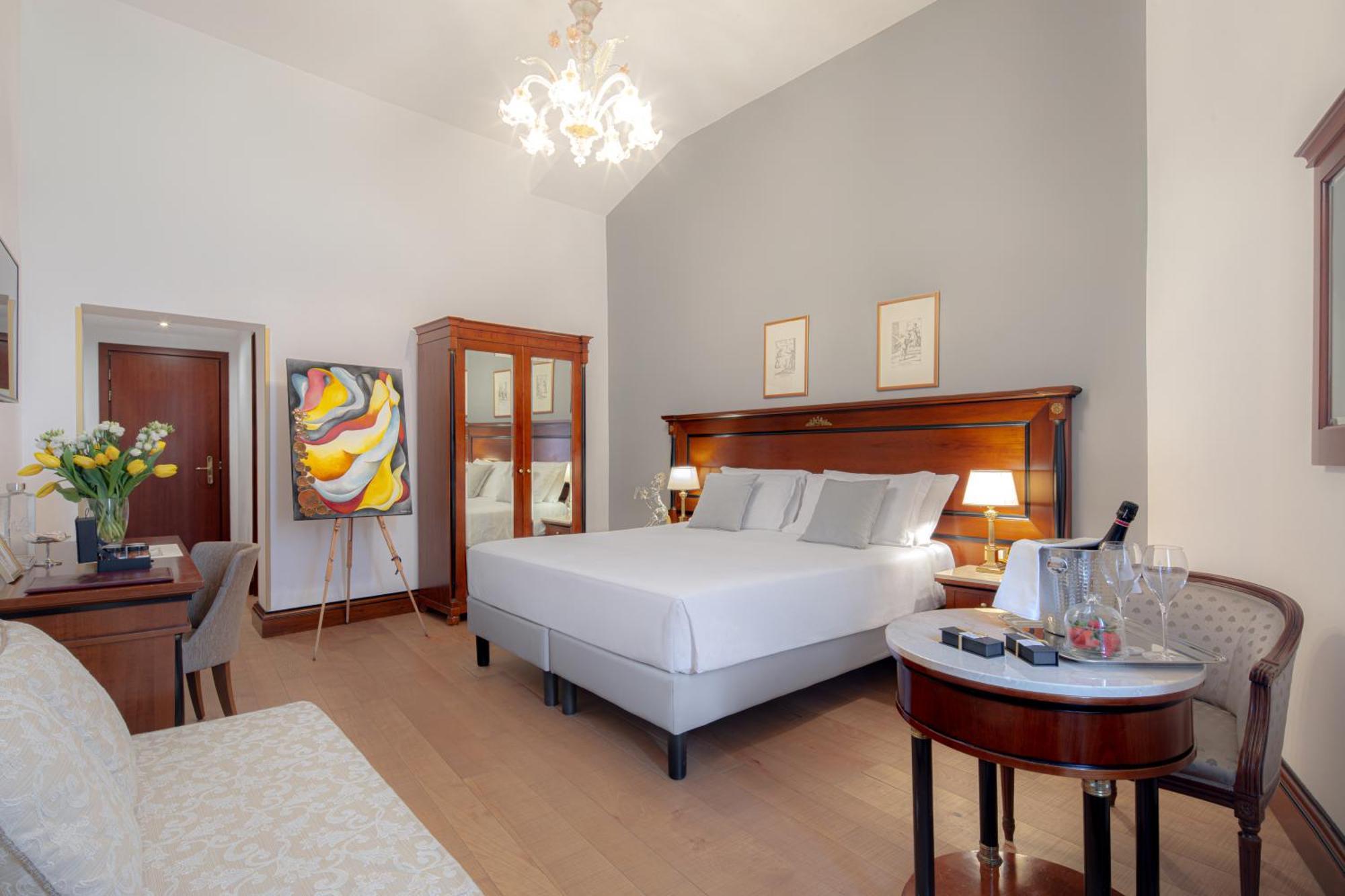 Junior Suite Canal View