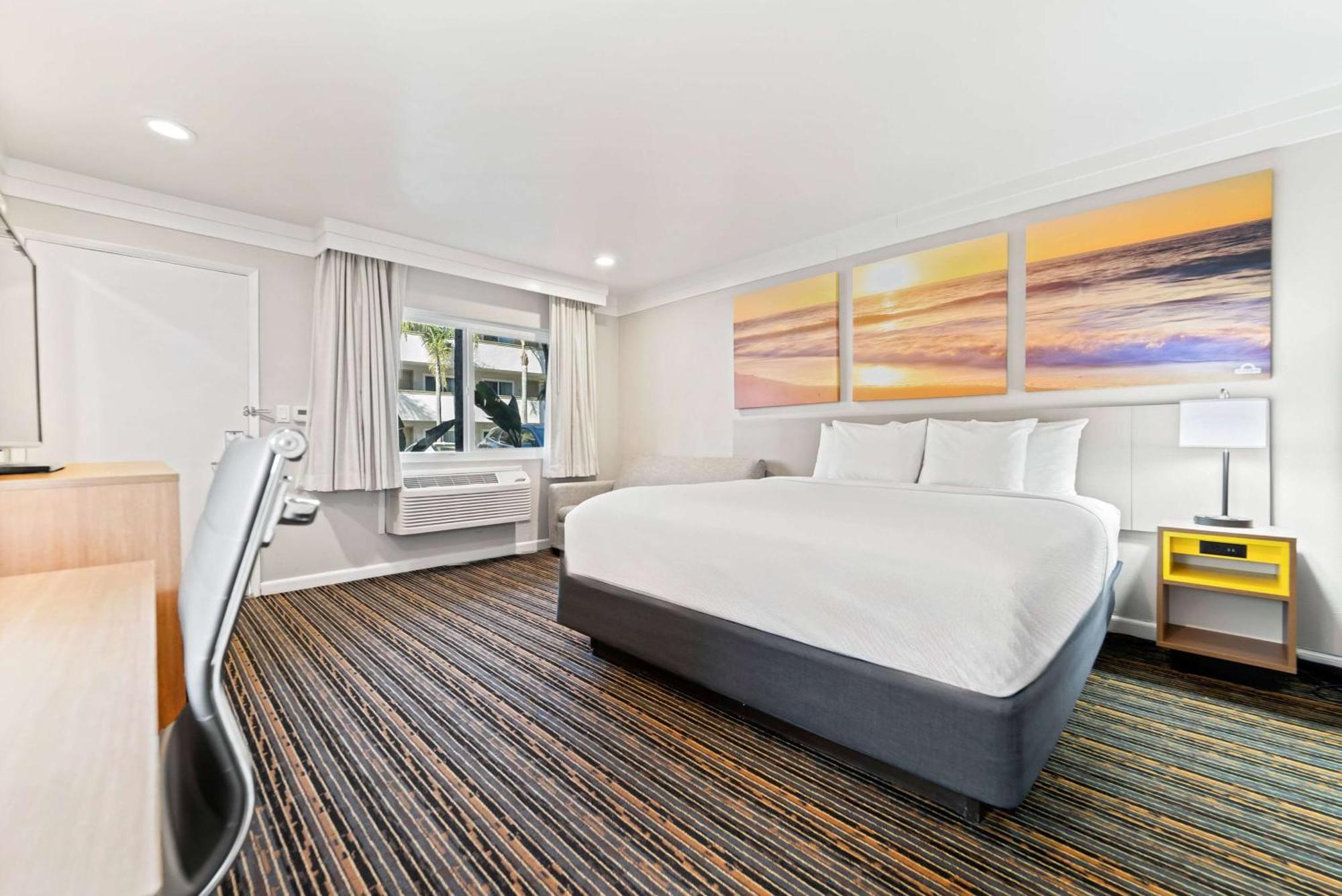 King Room Mobility or Hearing Impaired Access Non-Smoking