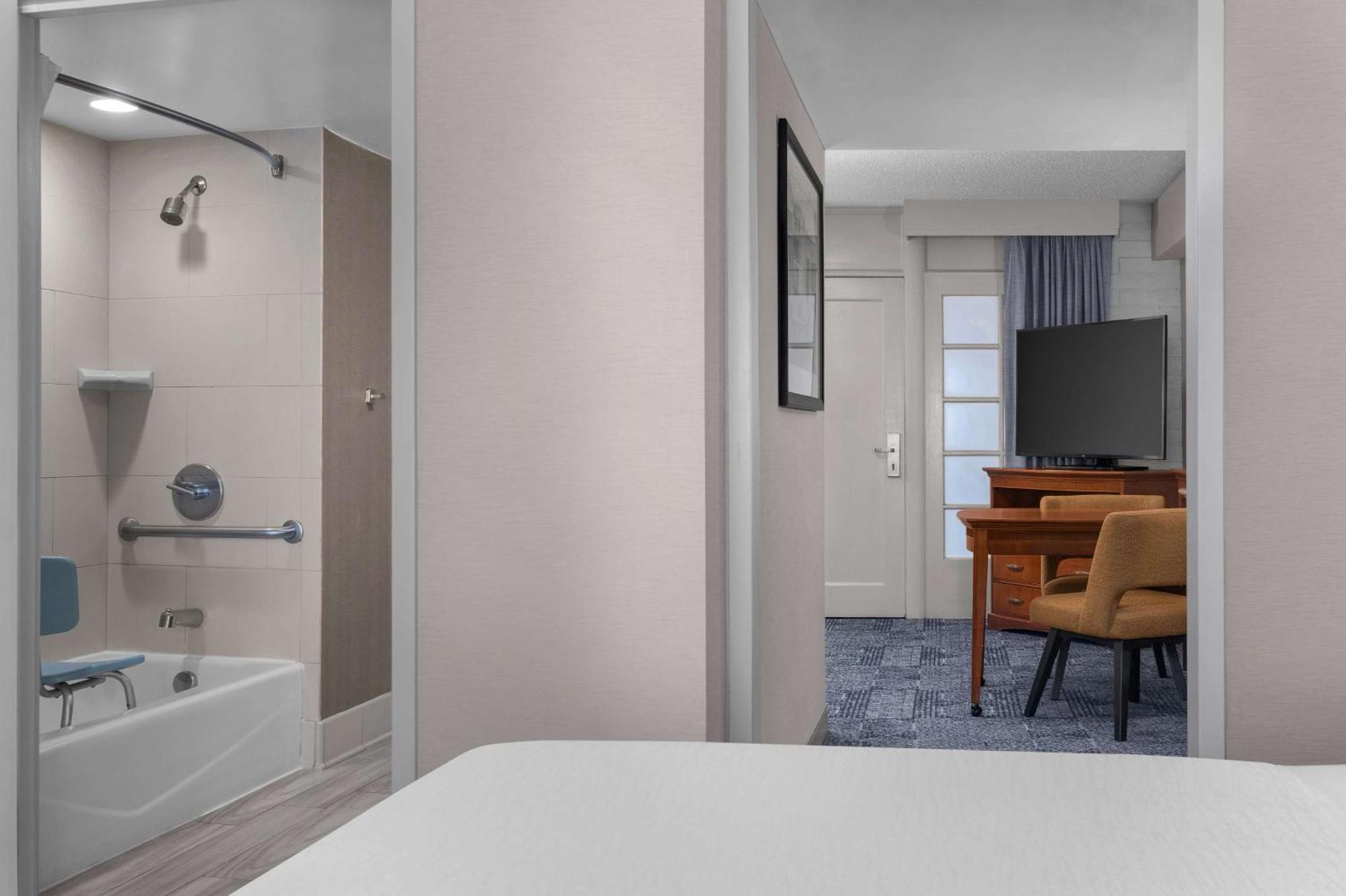 Two-Room Queen Suite Bath Tub Disability Access