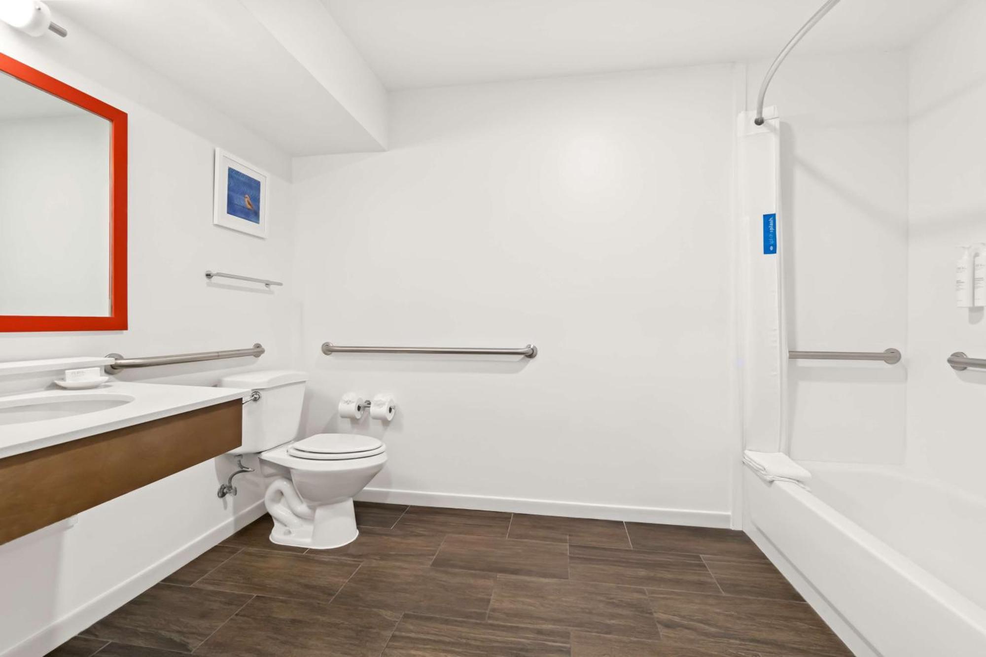 King Room Mobility Access or Non-Smoking