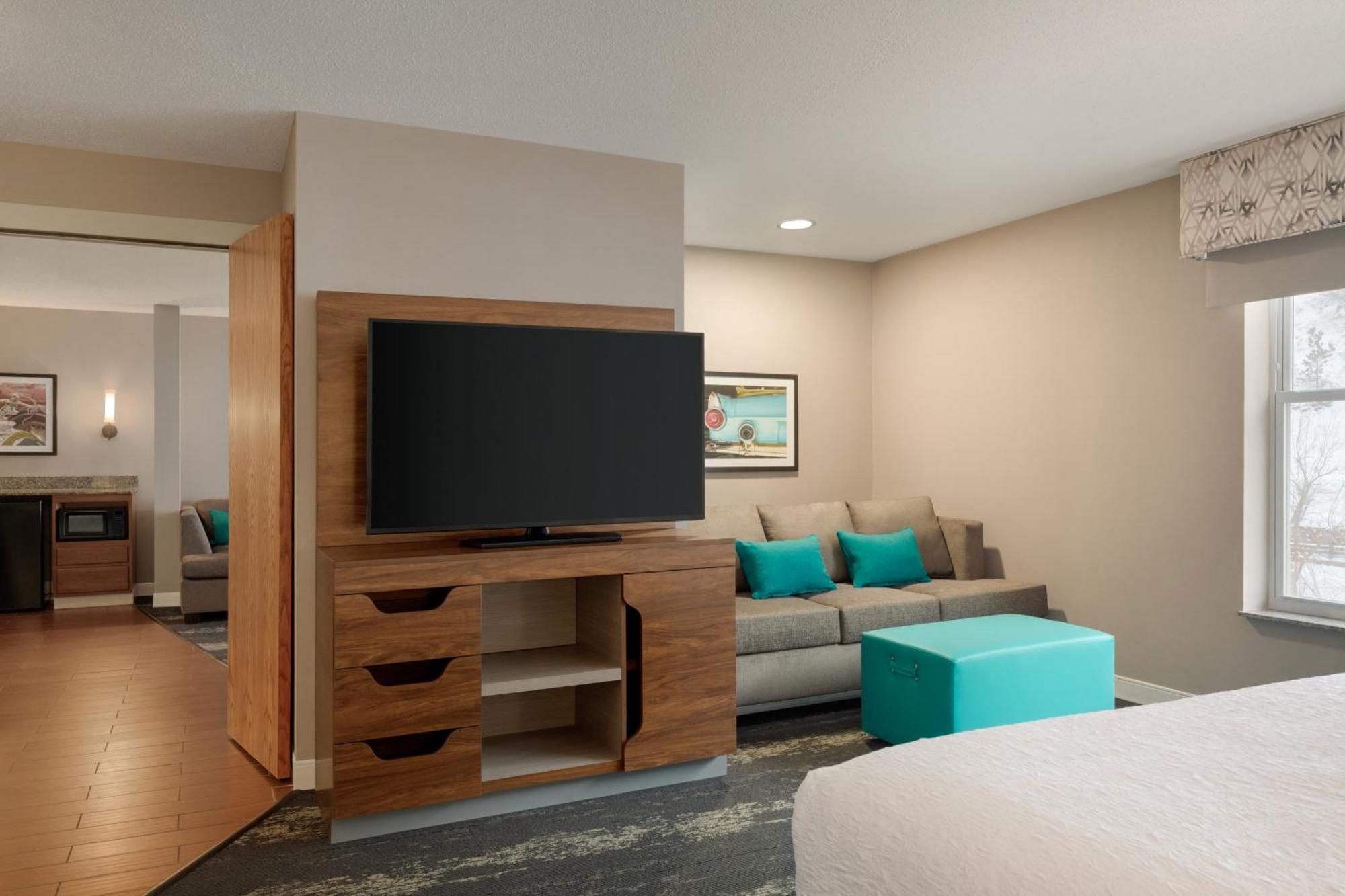 One-Bedroom King Suite Non-Smoking