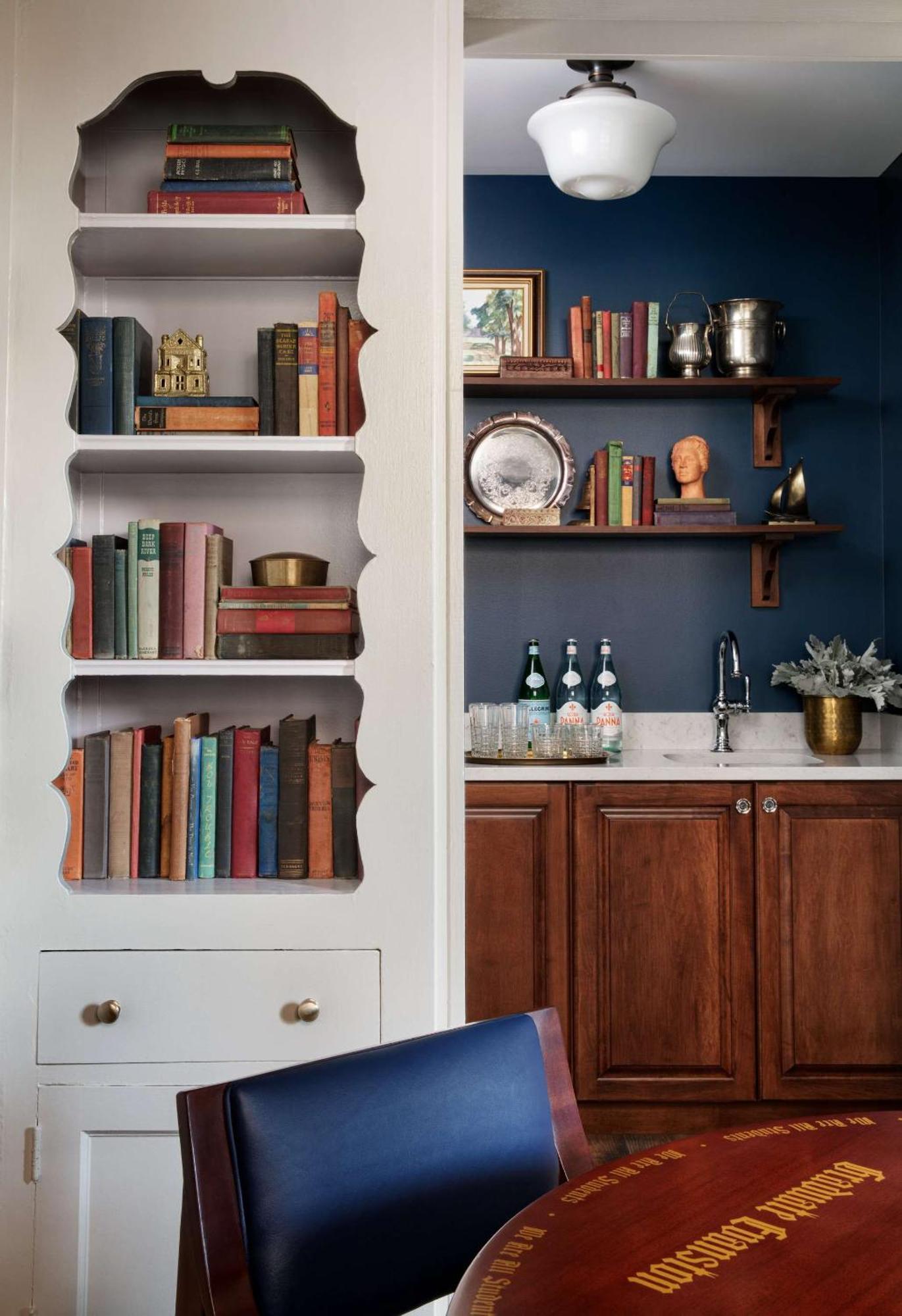 Graduate King Room Wet Bar