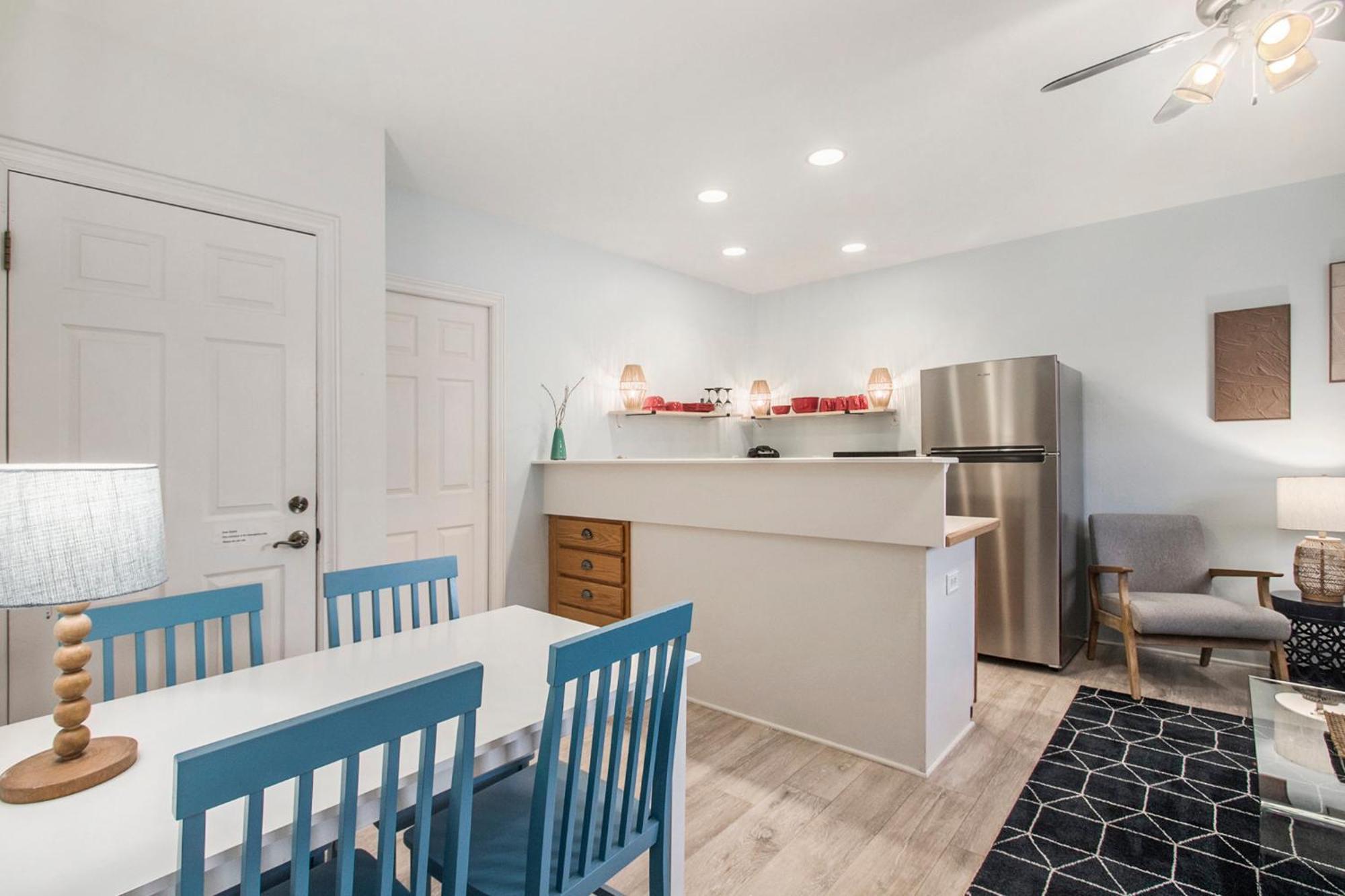 Deluxe One-Bedroom Apartment