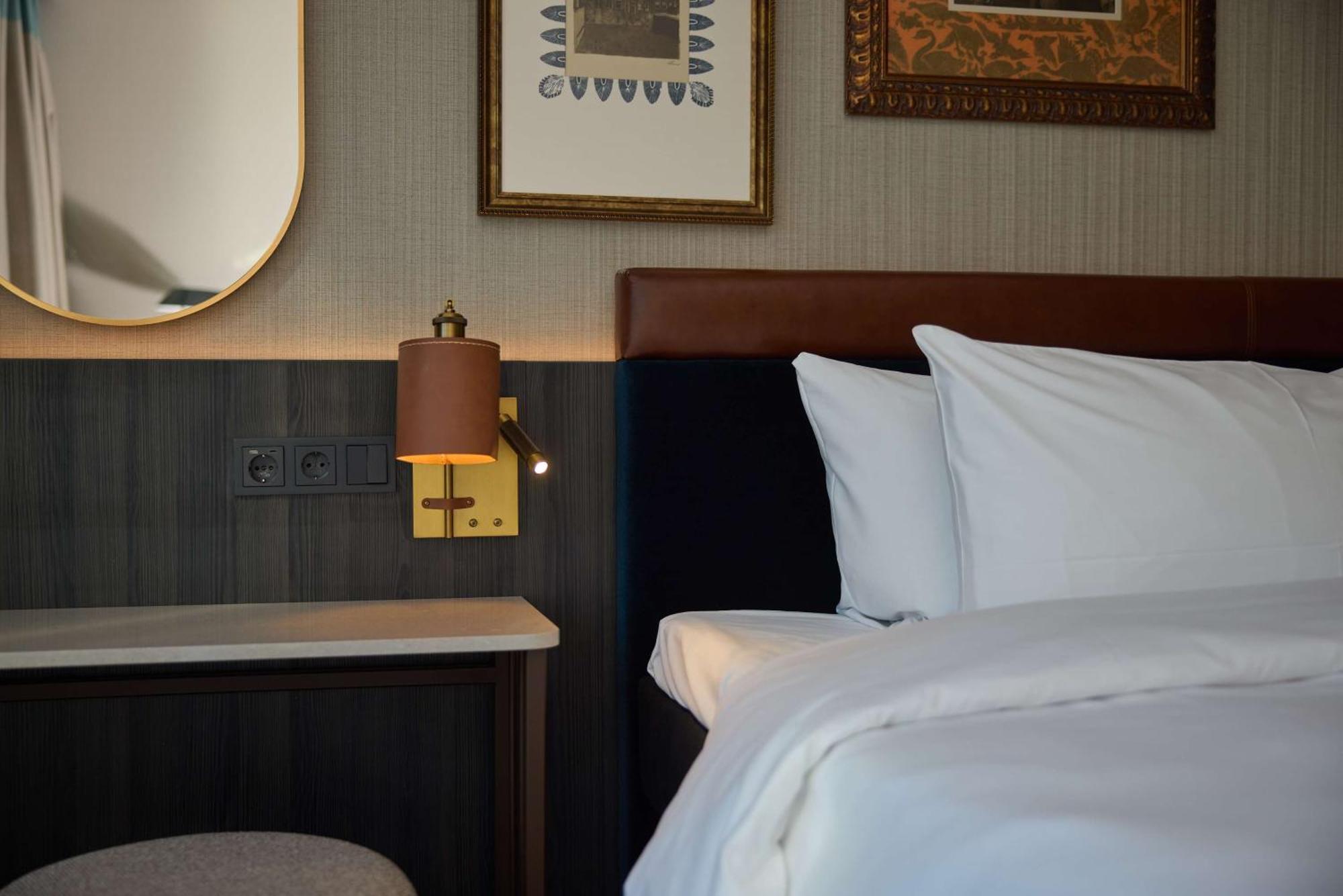 Superior King Room Harbour View